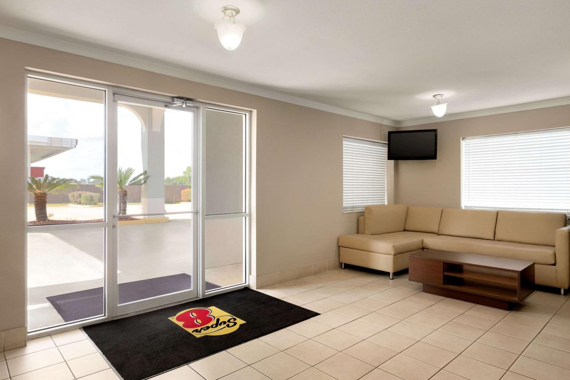 Super 8 by Wyndham Lake Charles Northeast gallery photo in Lake Charles, LA — image 19