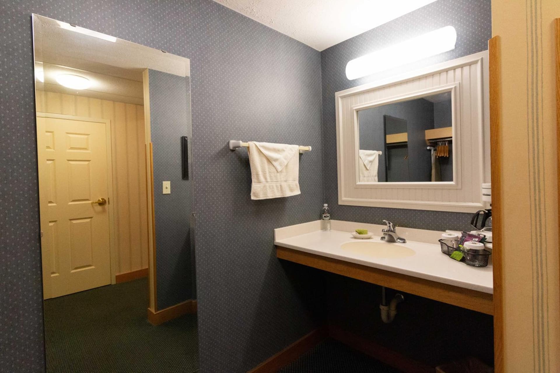 Essenhaus Inn & Conf. Center gallery photo in Middlebury, IN — image 40