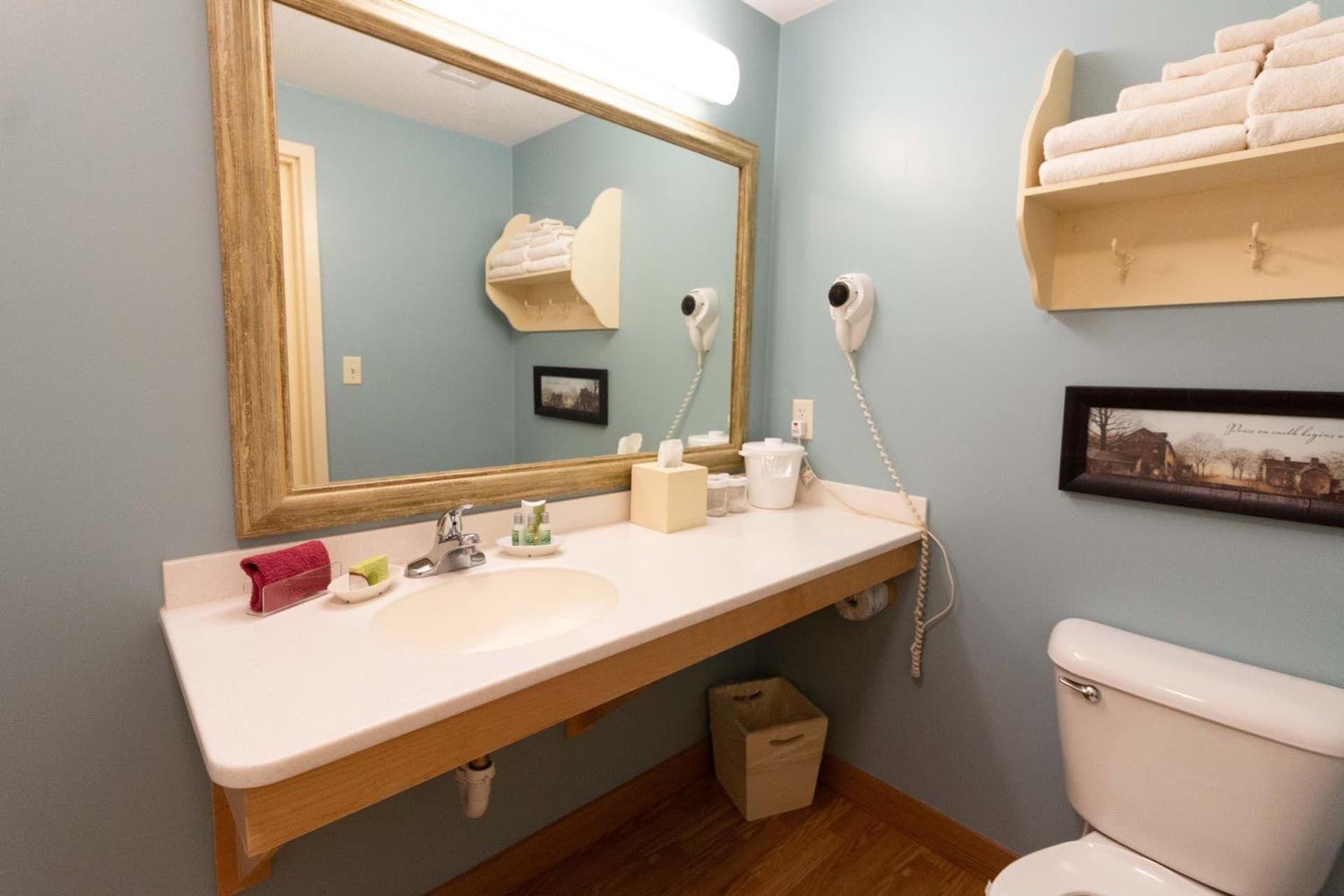 Essenhaus Inn & Conf. Center gallery photo in Middlebury, IN — image 50