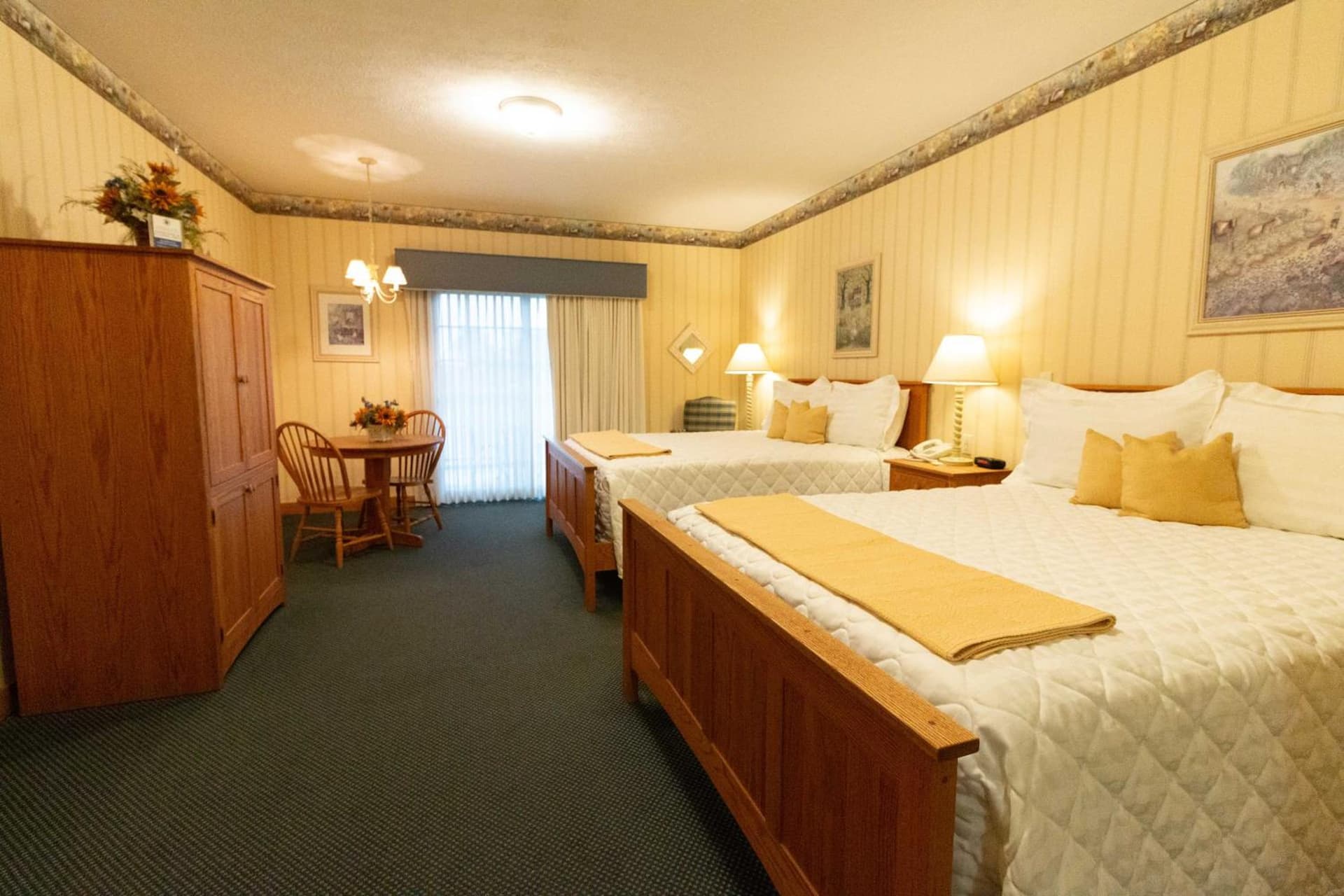 Essenhaus Inn & Conf. Center gallery photo in Middlebury, IN — image 7