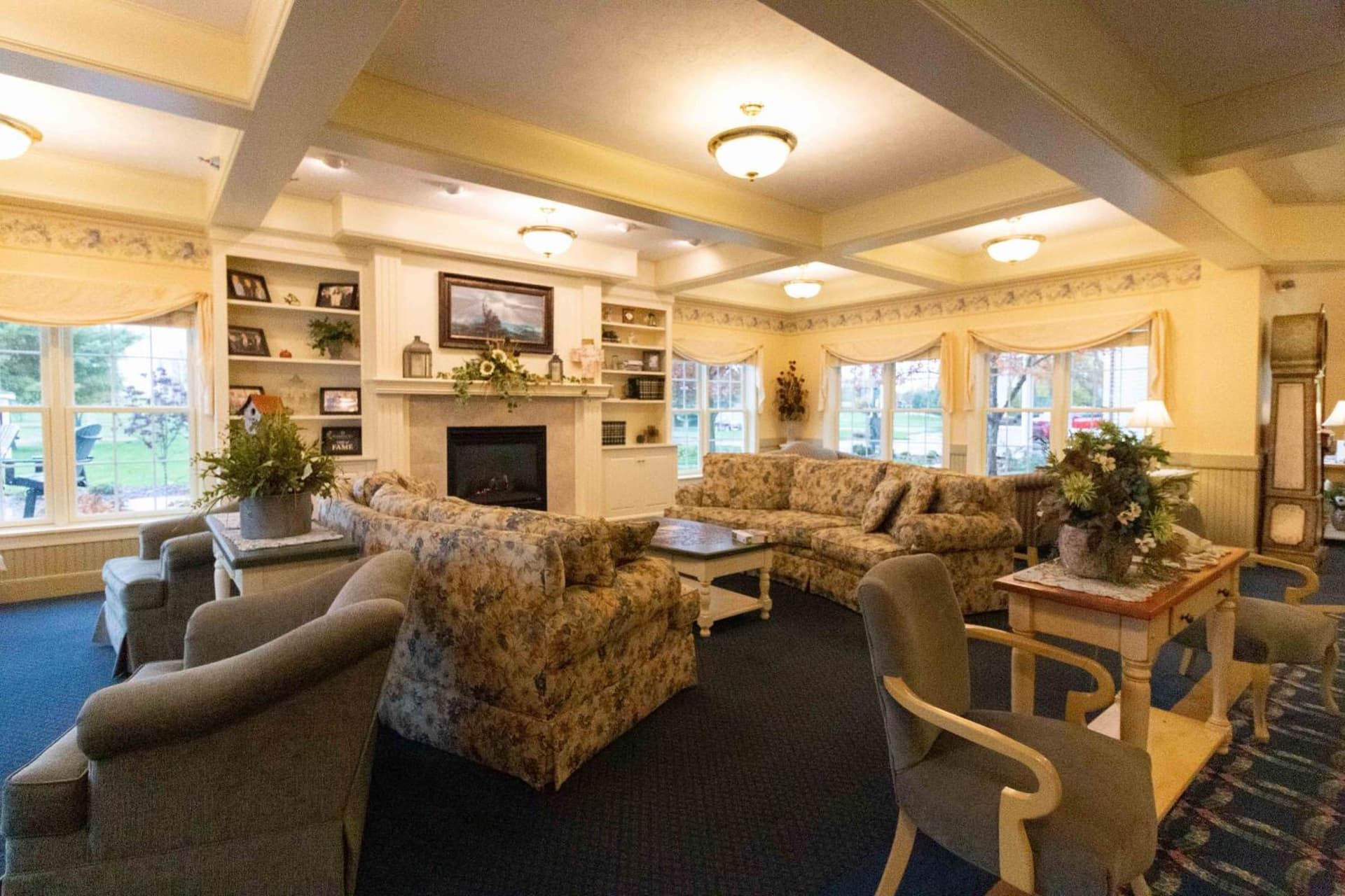 Essenhaus Inn & Conf. Center interior in Middlebury, IN — gallery photo 2