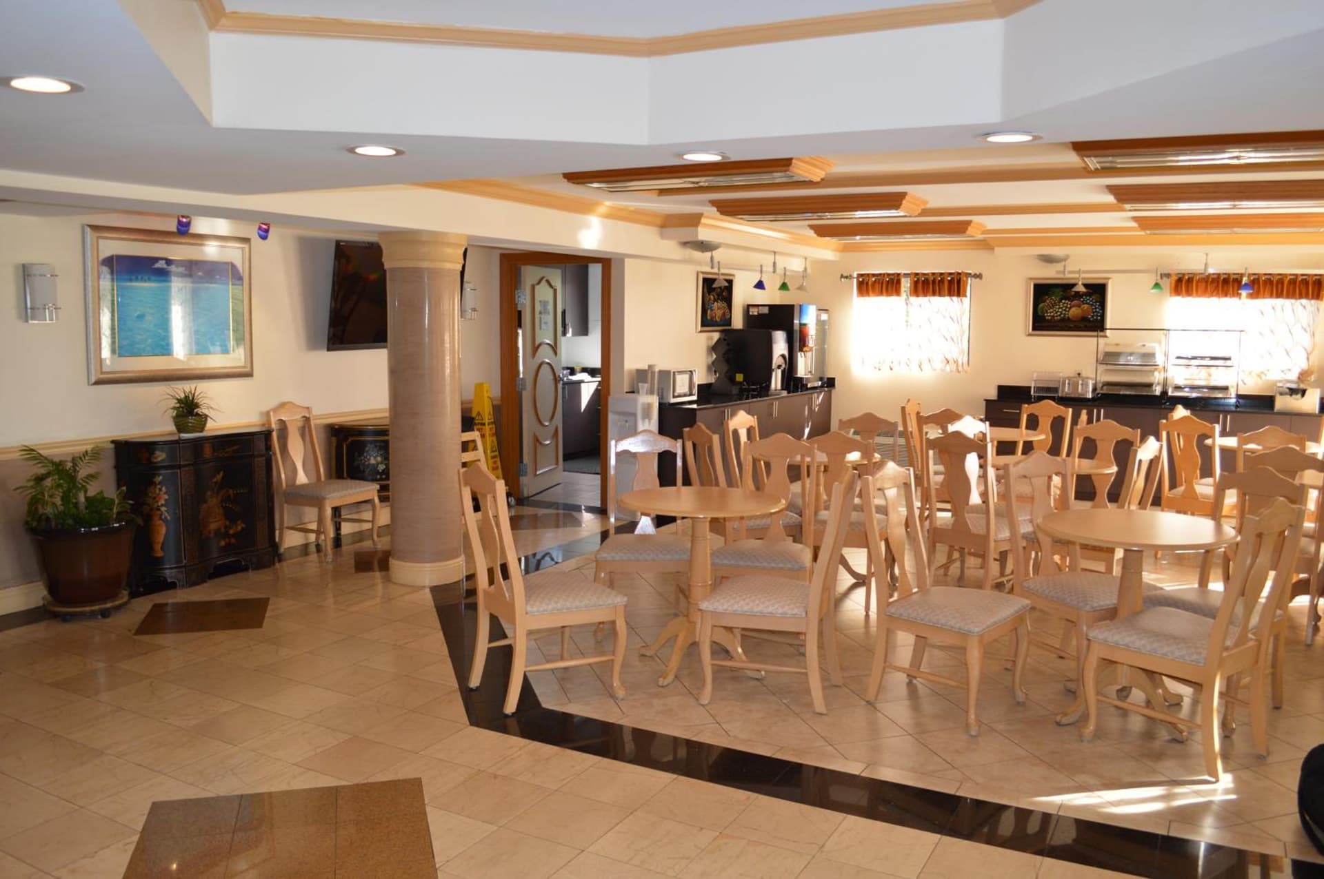 Americas Best Value Inn Fort Myers interior in Fort Myers, FL — gallery photo 2