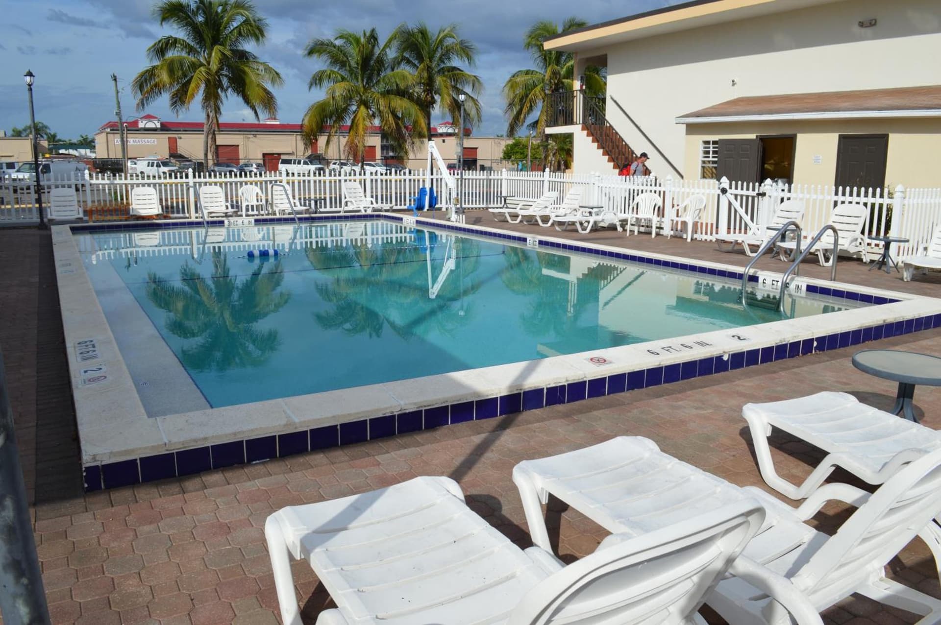 Americas Best Value Inn Fort Myers gallery photo in Fort Myers, FL — image 11
