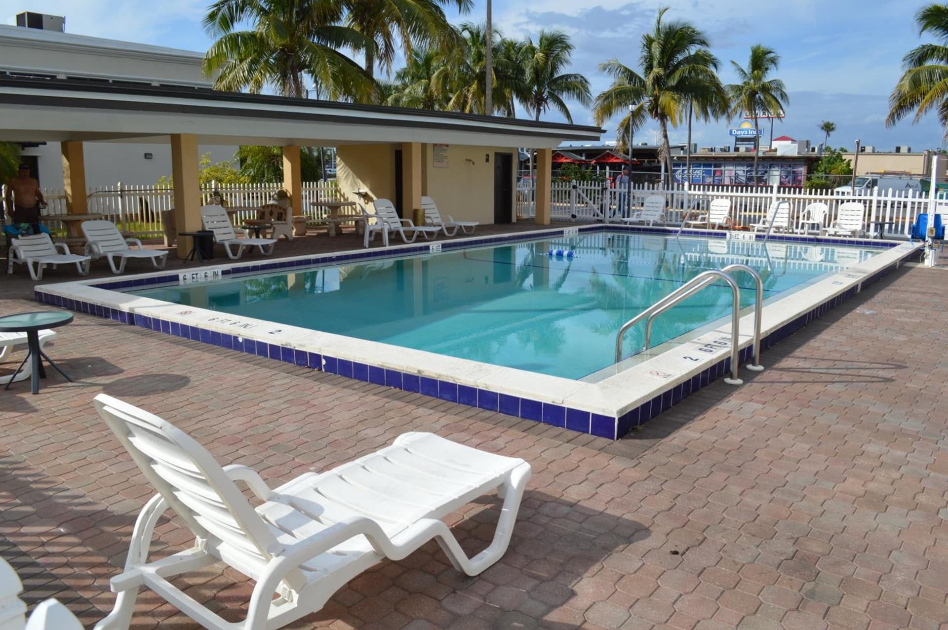 Americas Best Value Inn Fort Myers gallery photo in Fort Myers, FL — image 7