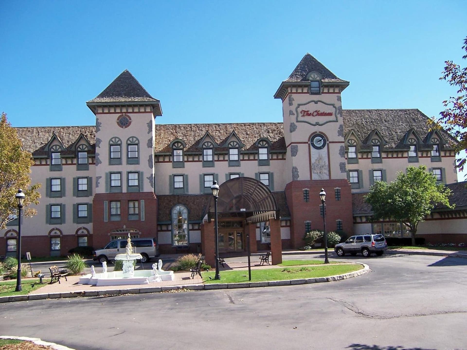 Chateau Hotel and Conference Center gallery photo in Bloomington, IL — image 48