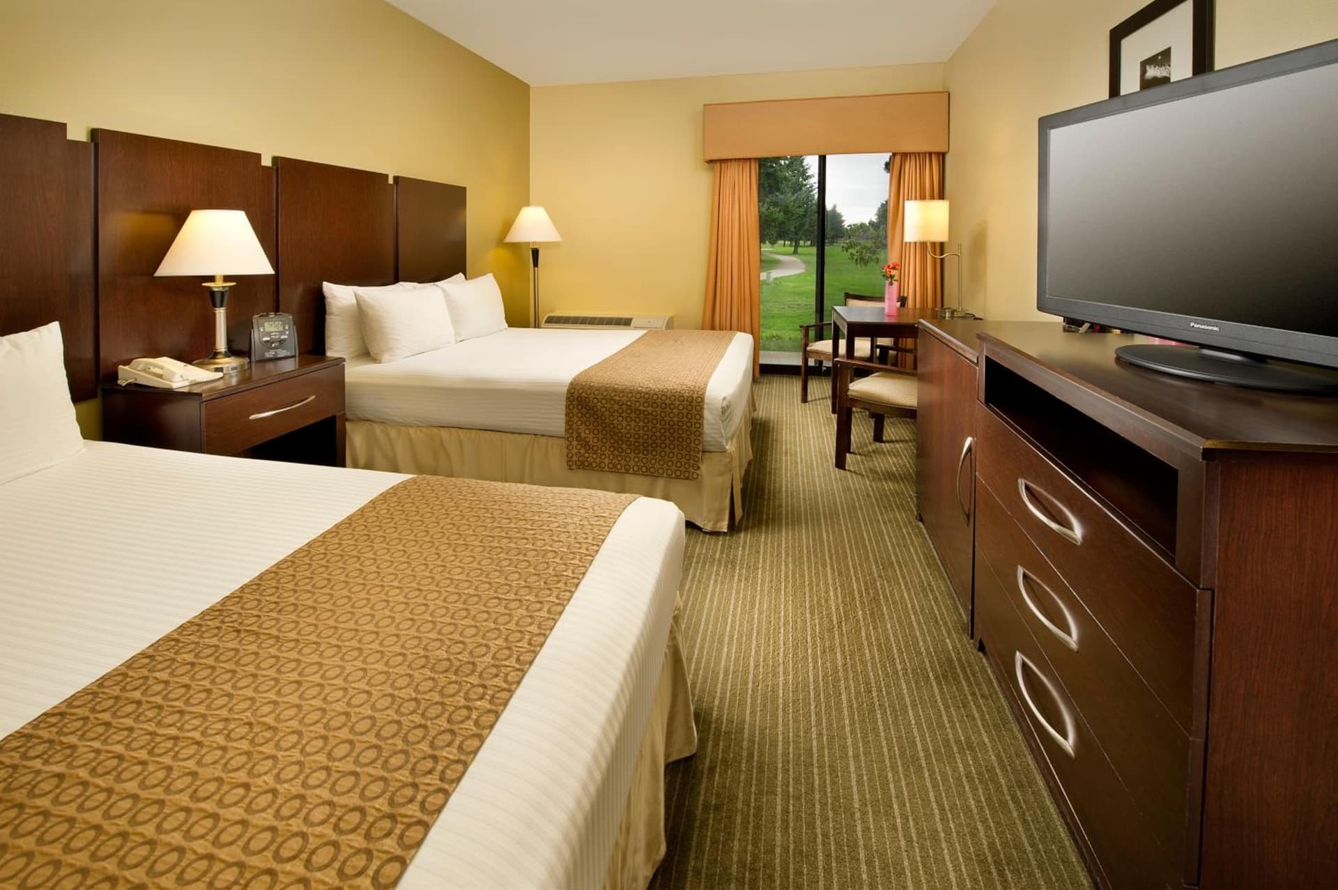 Best Western Plus Plaza by the Green gallery photo in Kent, WA — image 9