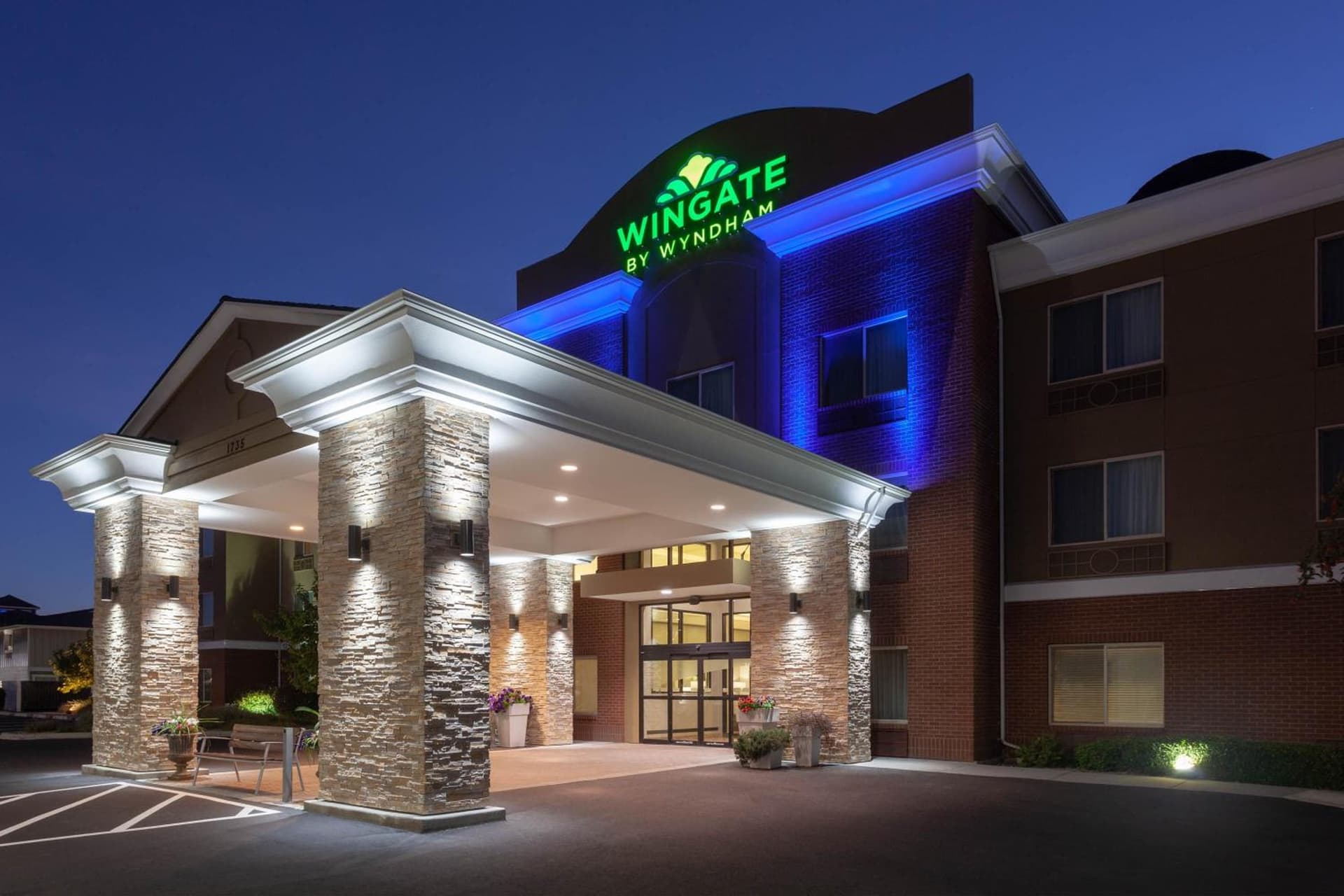 Wingate by Wyndham Moses Lake featured exterior or lobby in Moses Lake, WA — similar hotel