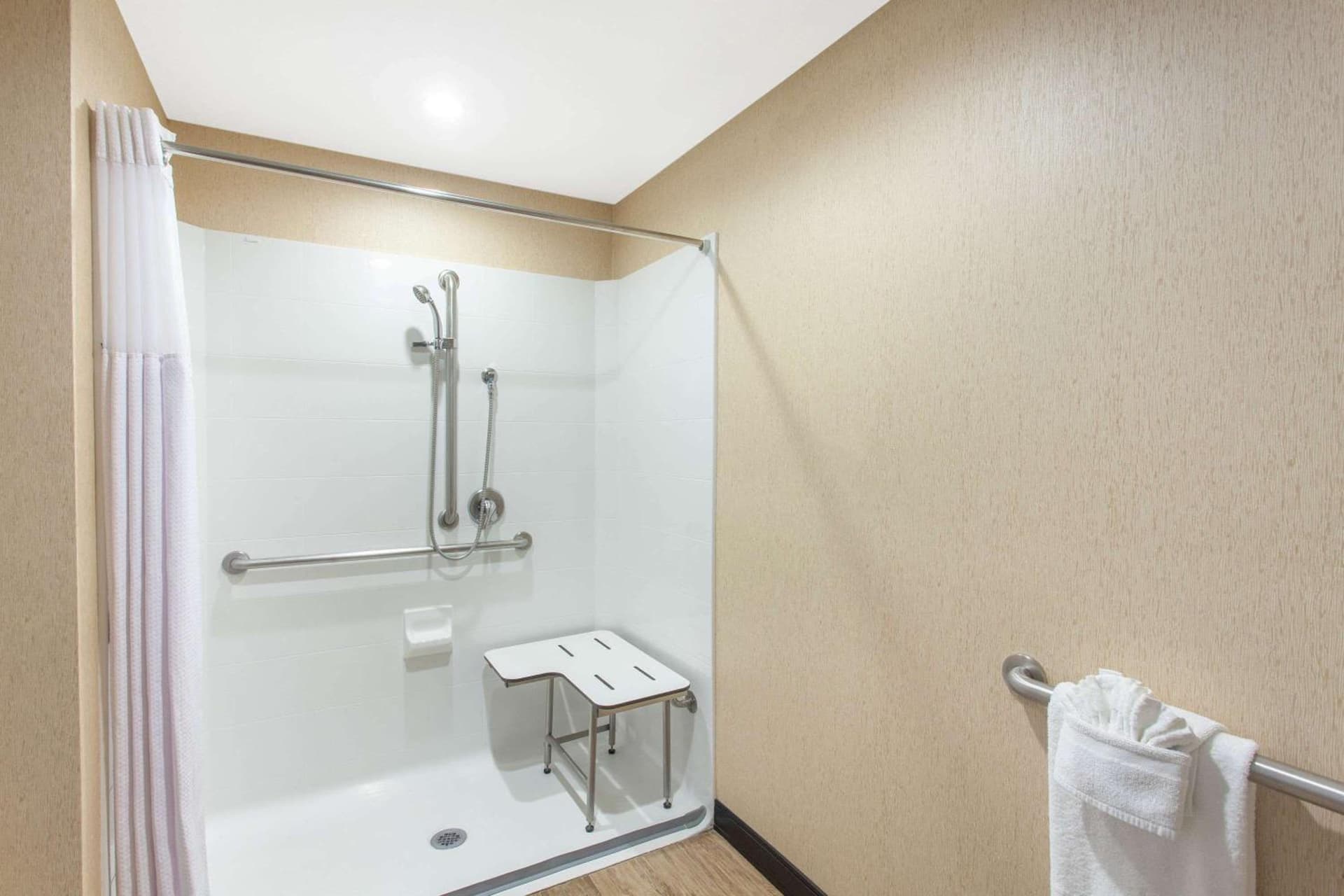 Wyndham Anaheim gallery photo in Anaheim, CA — image 38