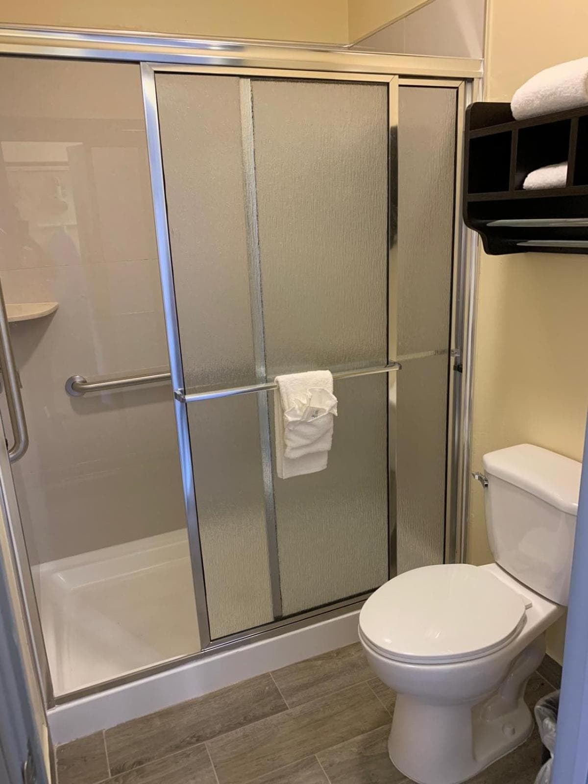HomeStay Inn & Suites Edinburg gallery photo in Edinburg, TX — image 12