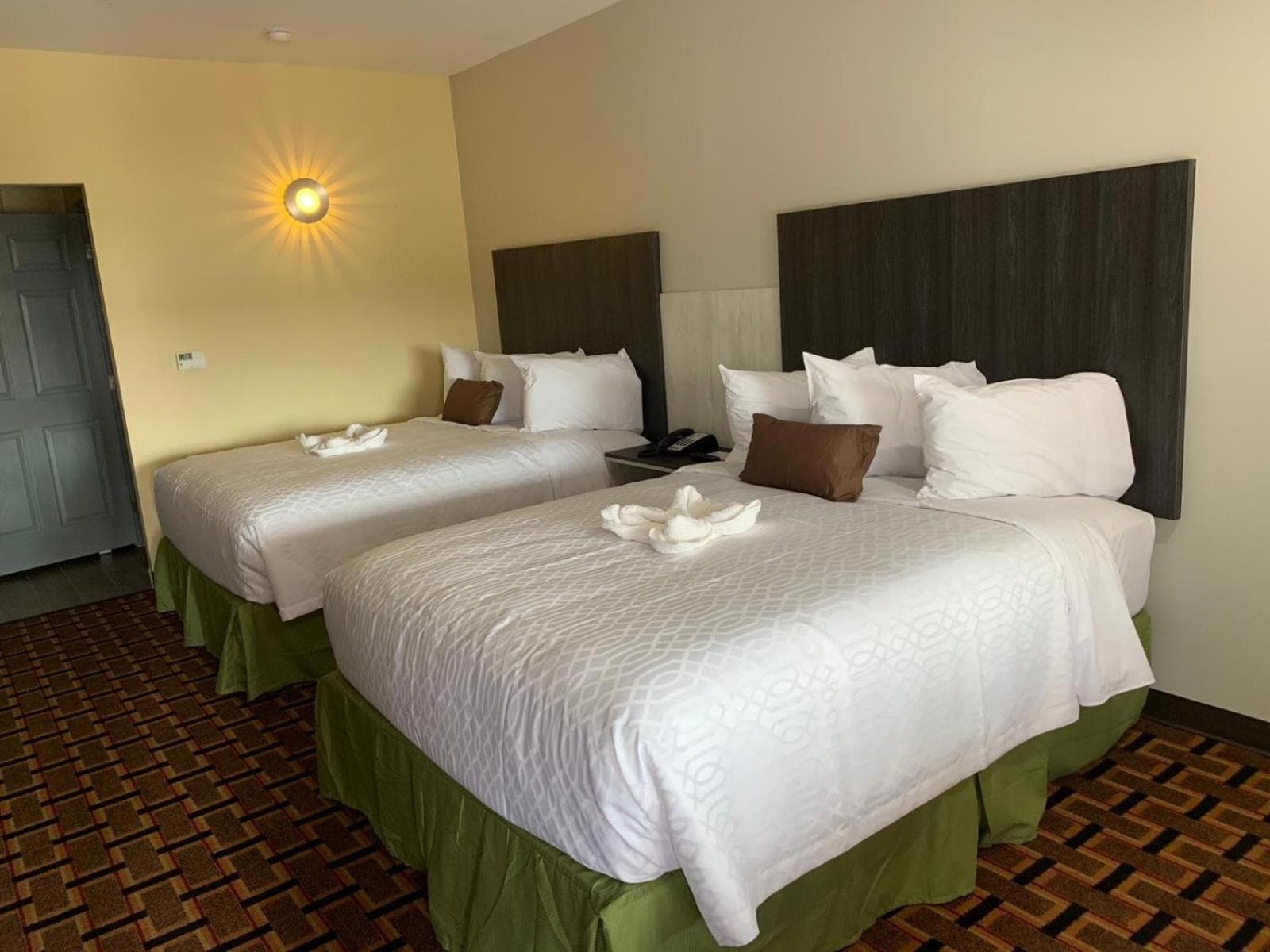 HomeStay Inn & Suites Edinburg interior in Edinburg, TX — gallery photo 2