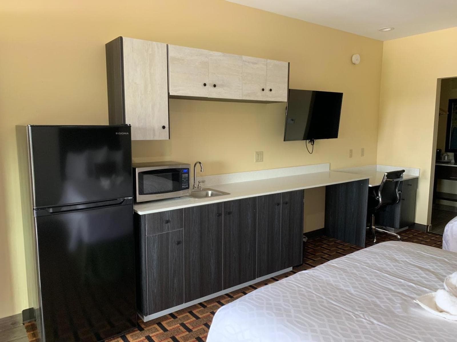 HomeStay Inn & Suites Edinburg gallery photo in Edinburg, TX — image 17