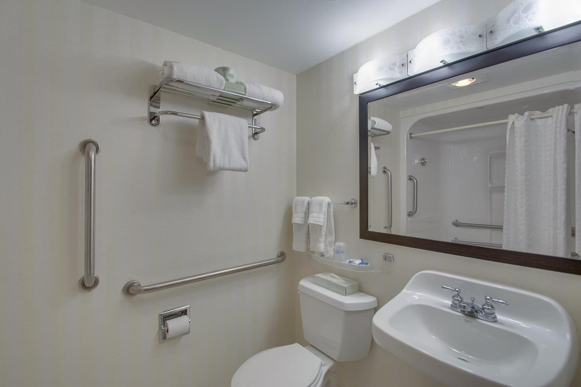 Best Western Plus, The Inn at Hampton gallery photo in Hampton, NH — image 21