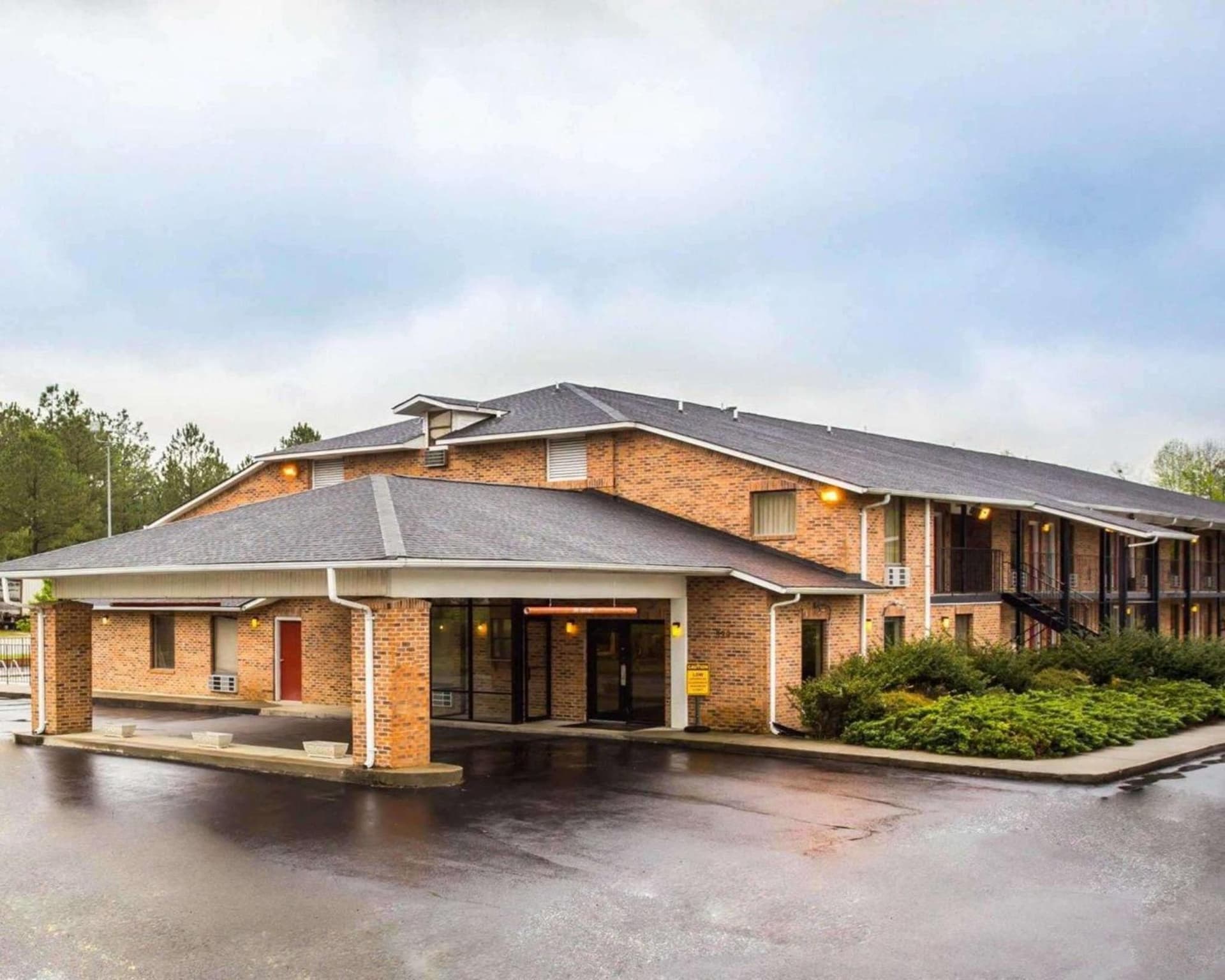 Econo Lodge Inn & Suites Lugoff featured exterior or lobby in Lugoff, SC — similar hotel