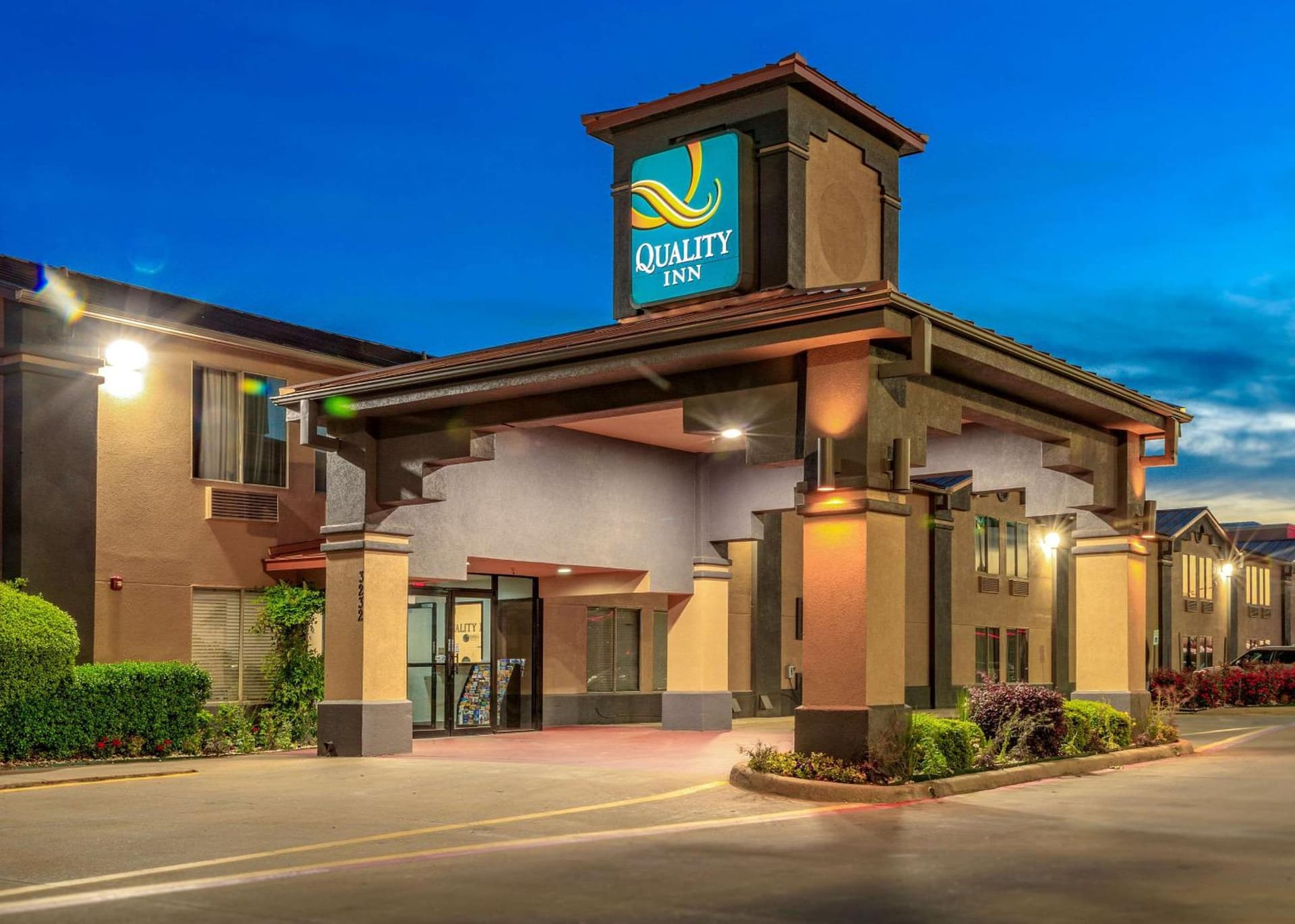 Quality Inn Forest Hill - Fort Worth South featured exterior or lobby in Forest Hill, TX — similar hotel