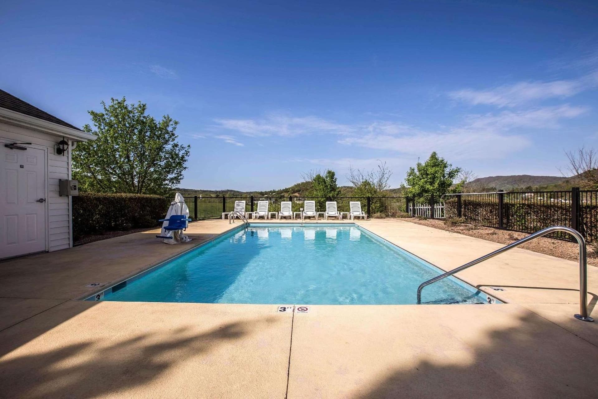 Quality Inn Kingsport South interior in Kingsport, TN — gallery photo 2