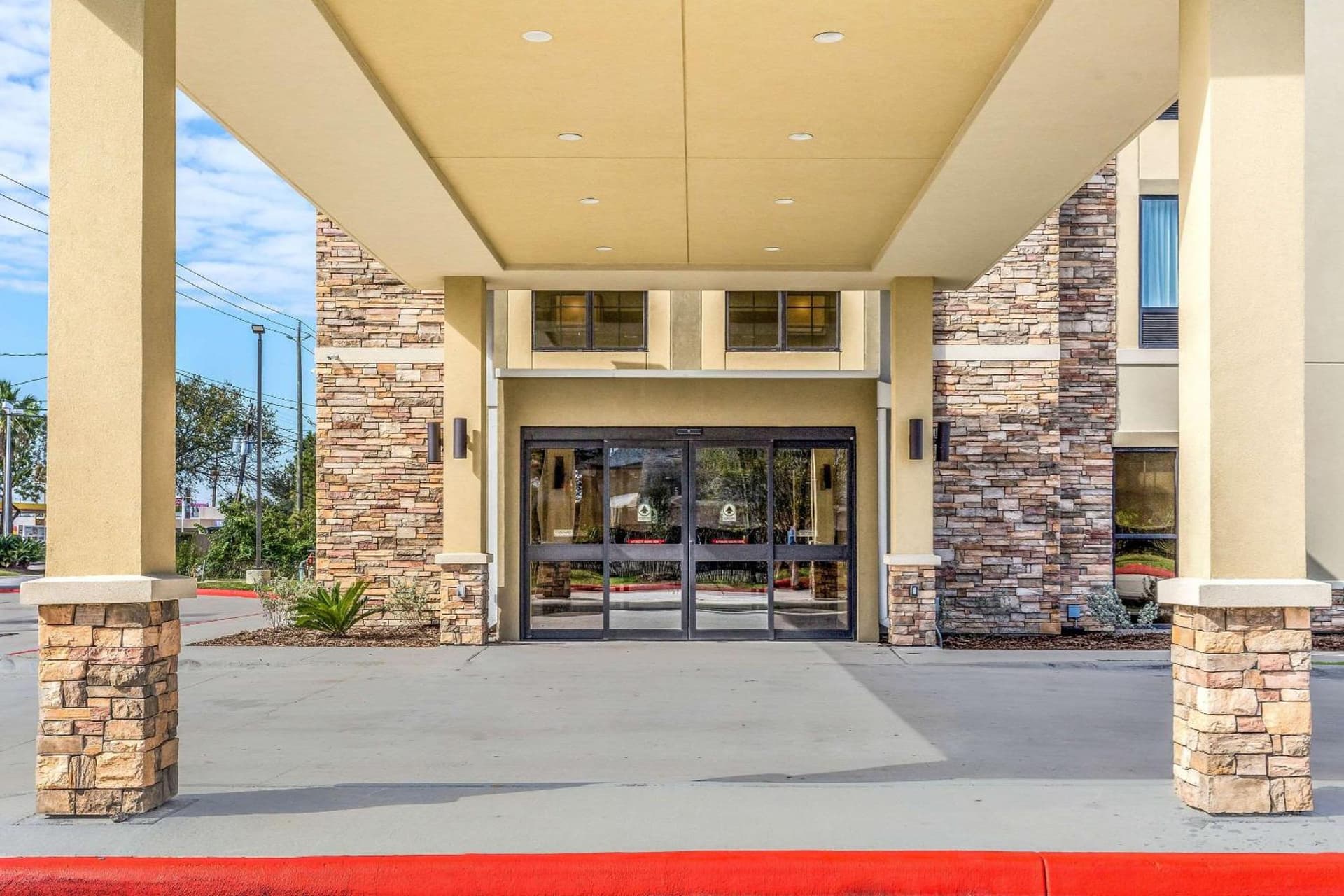 Comfort Suites Channelview - Houston East interior in Channelview, TX — gallery photo 2