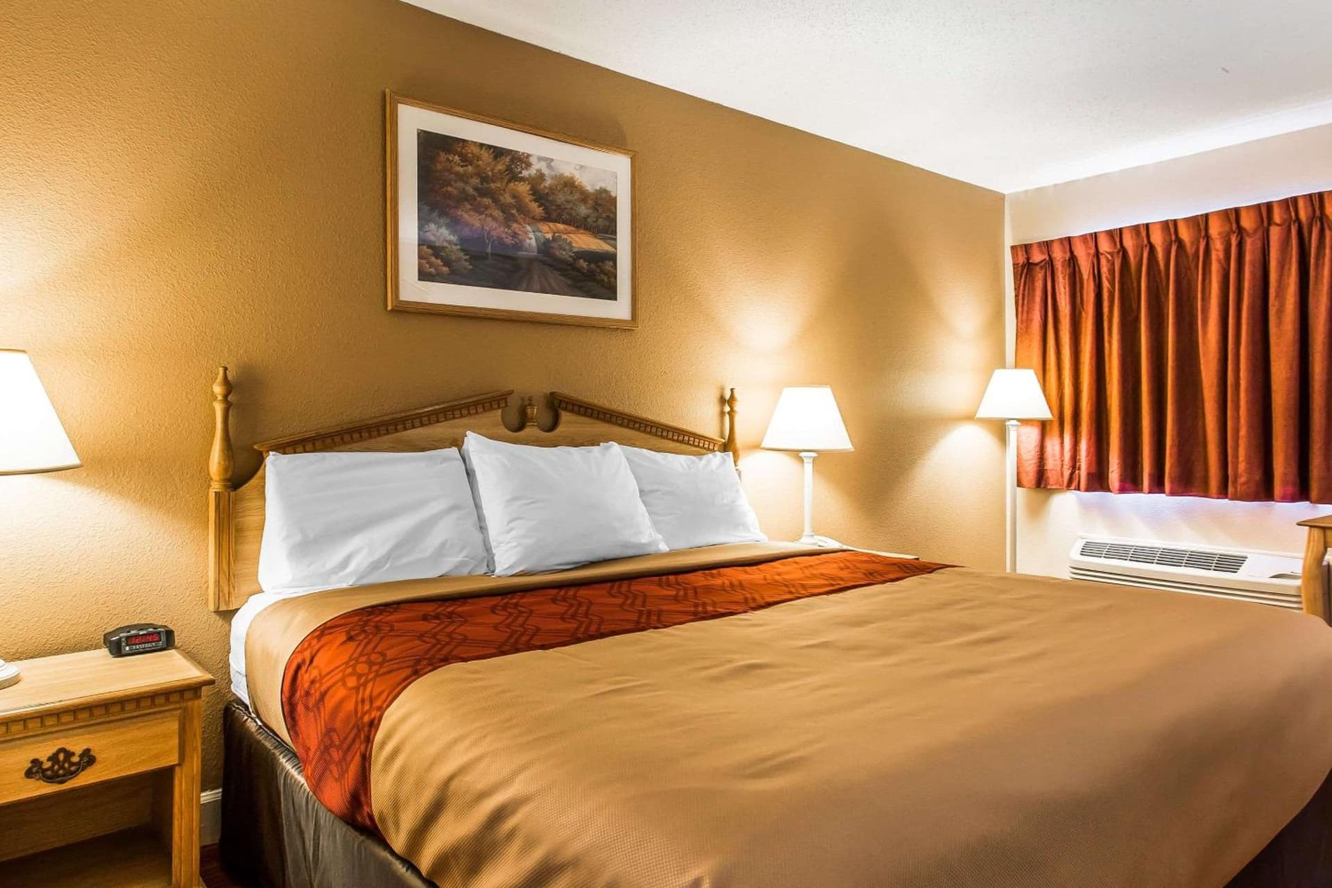 Econo Lodge Inn & Suites Huntsville University Area gallery photo in Huntsville, AL — image 39