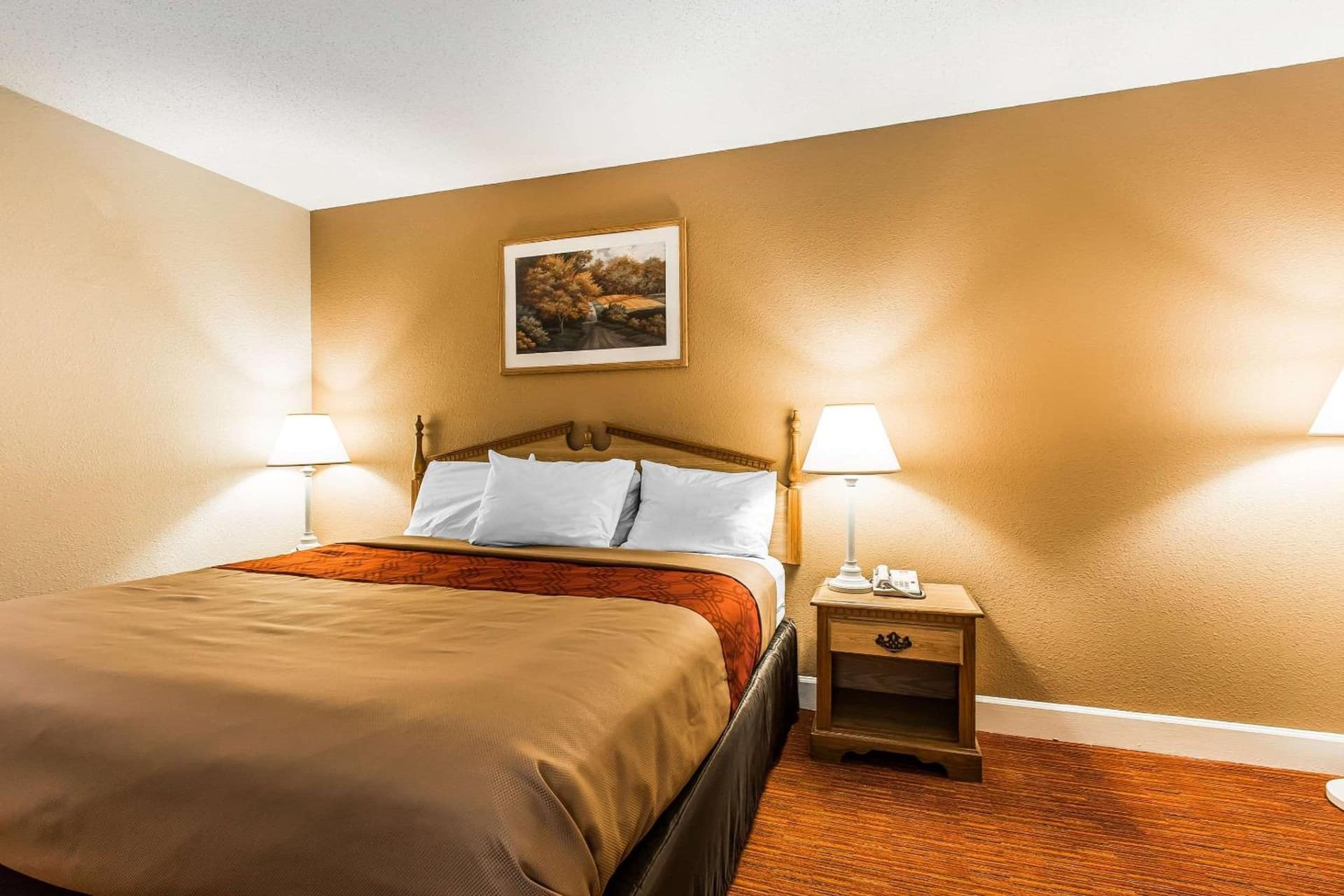 Econo Lodge Inn & Suites Huntsville University Area gallery photo in Huntsville, AL — image 6