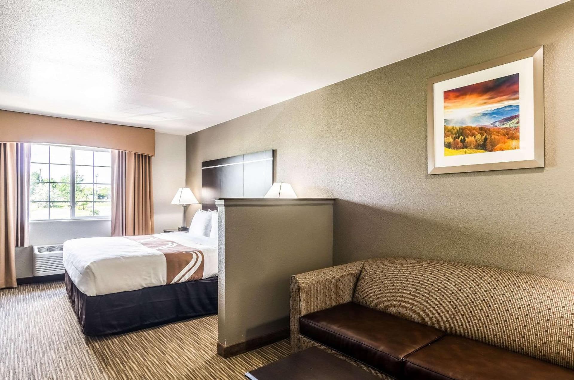 Quality Inn & Suites Westminster - Broomfield interior in Westminster, CO — gallery photo 2