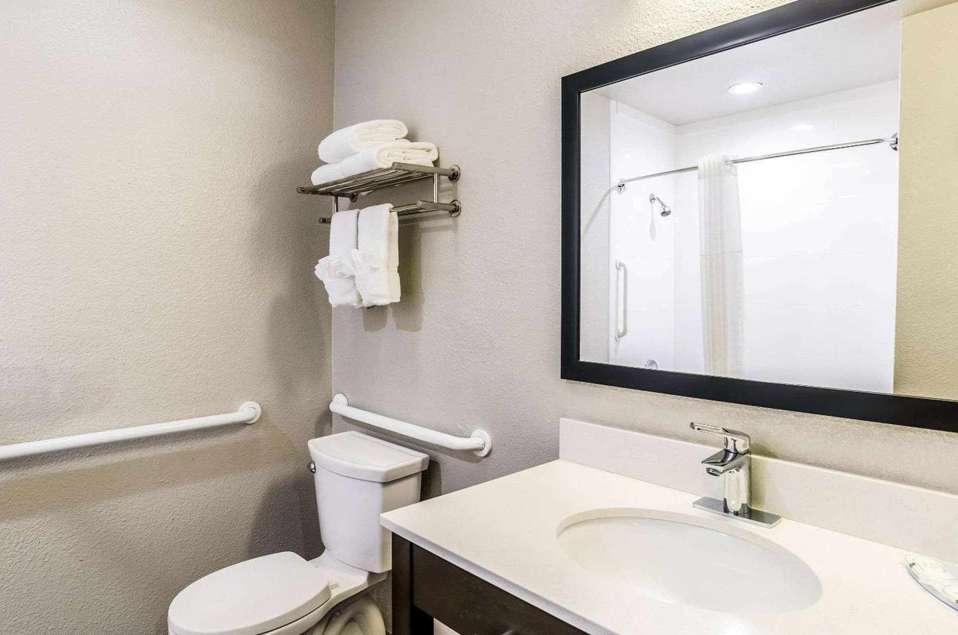 Quality Inn & Suites Westminster - Broomfield gallery photo in Westminster, CO — image 9