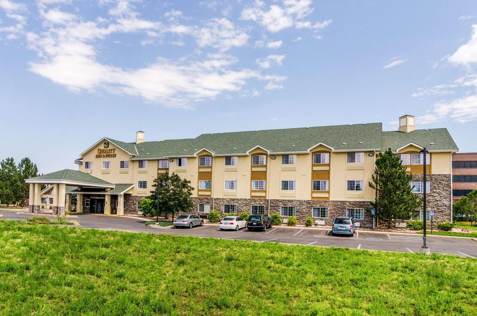 Quality Inn & Suites Westminster - Broomfield interior in Westminster, CO — gallery photo 2