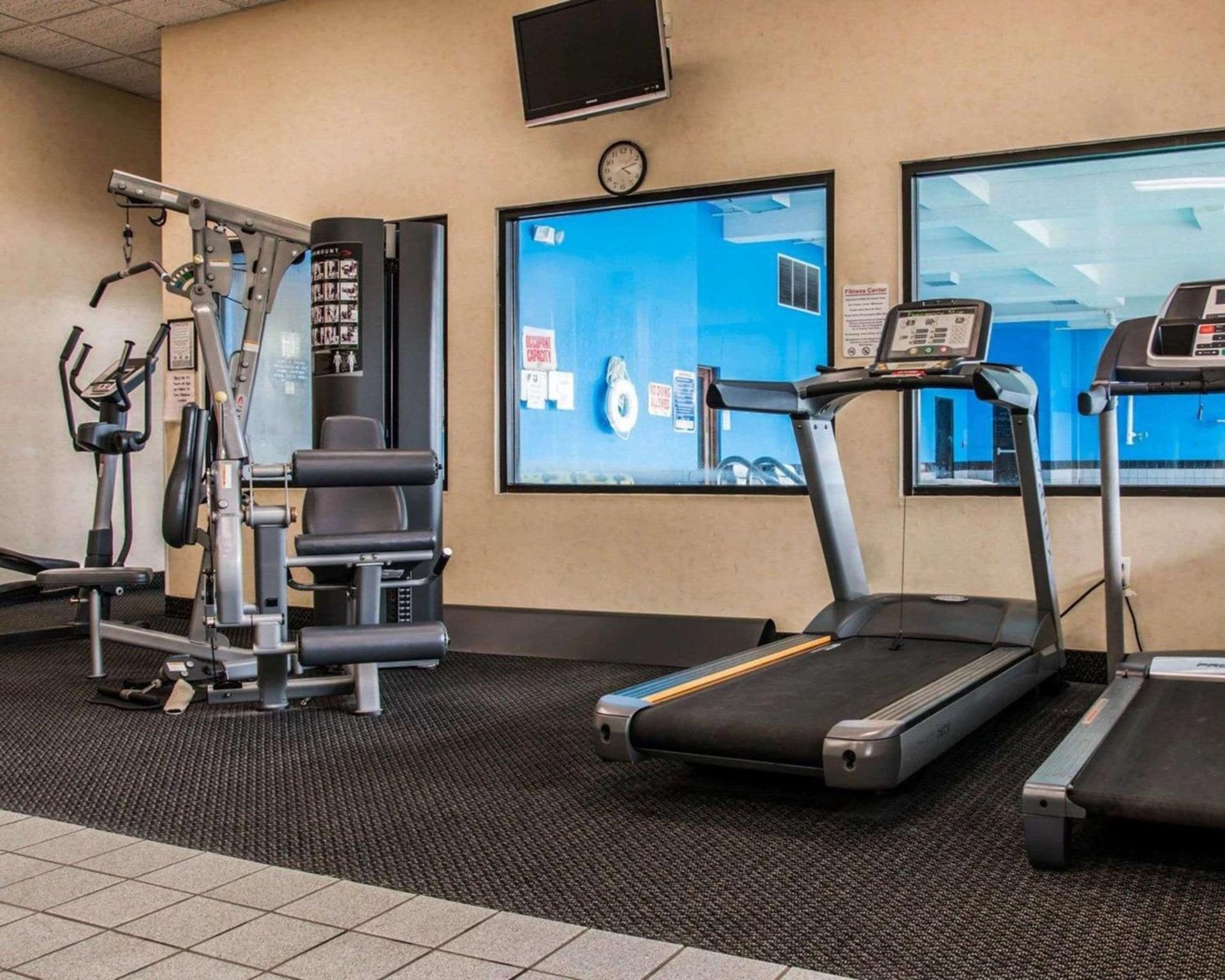 American Inn & Suites interior in Waterford — gallery photo 2
