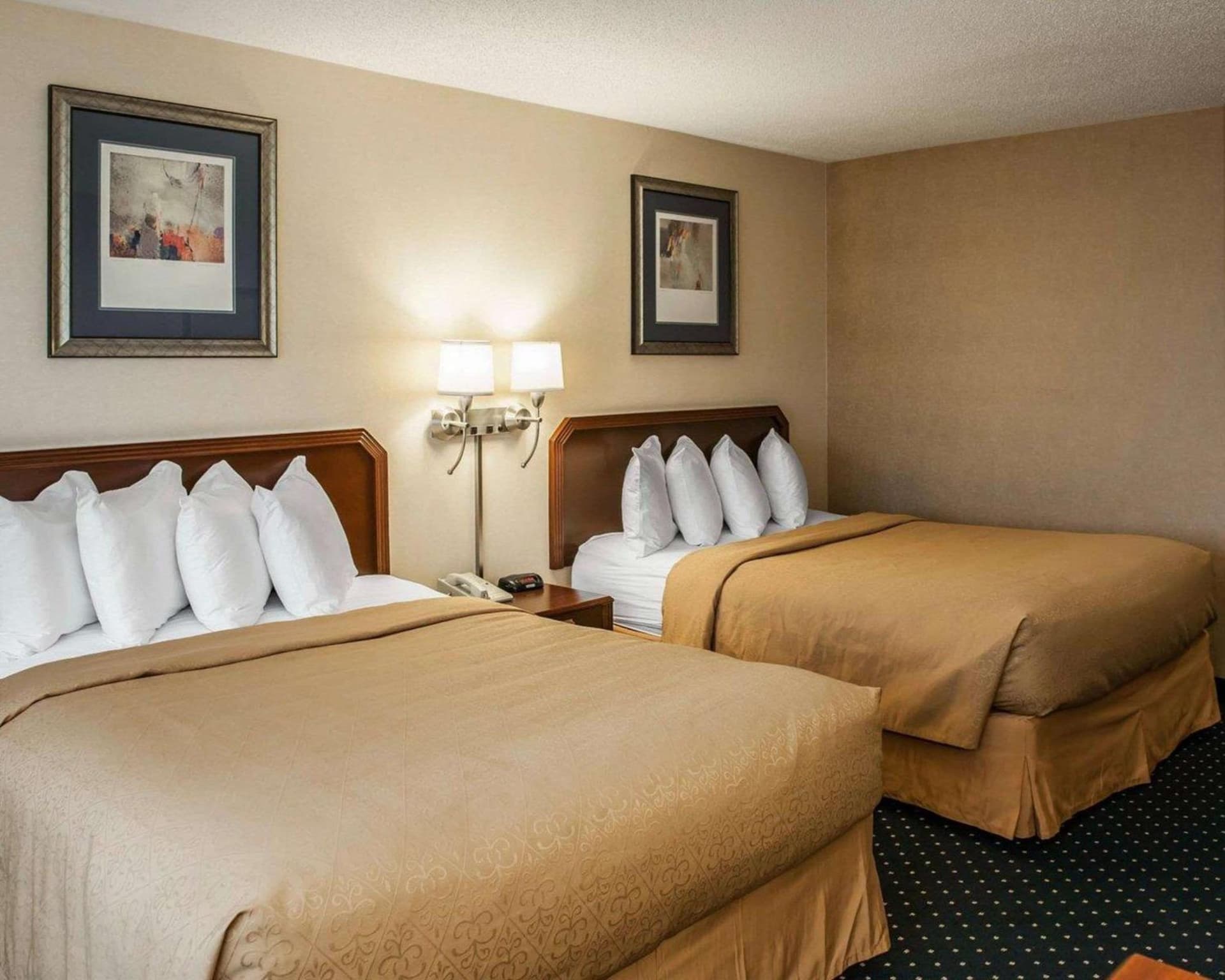Quality Inn & Suites Goshen interior in Goshen, IN — gallery photo 2