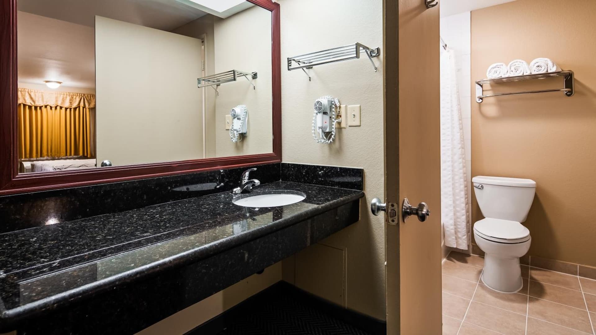 Rancho San Diego Inn & Suites gallery photo in El Cajon, CA — image 28
