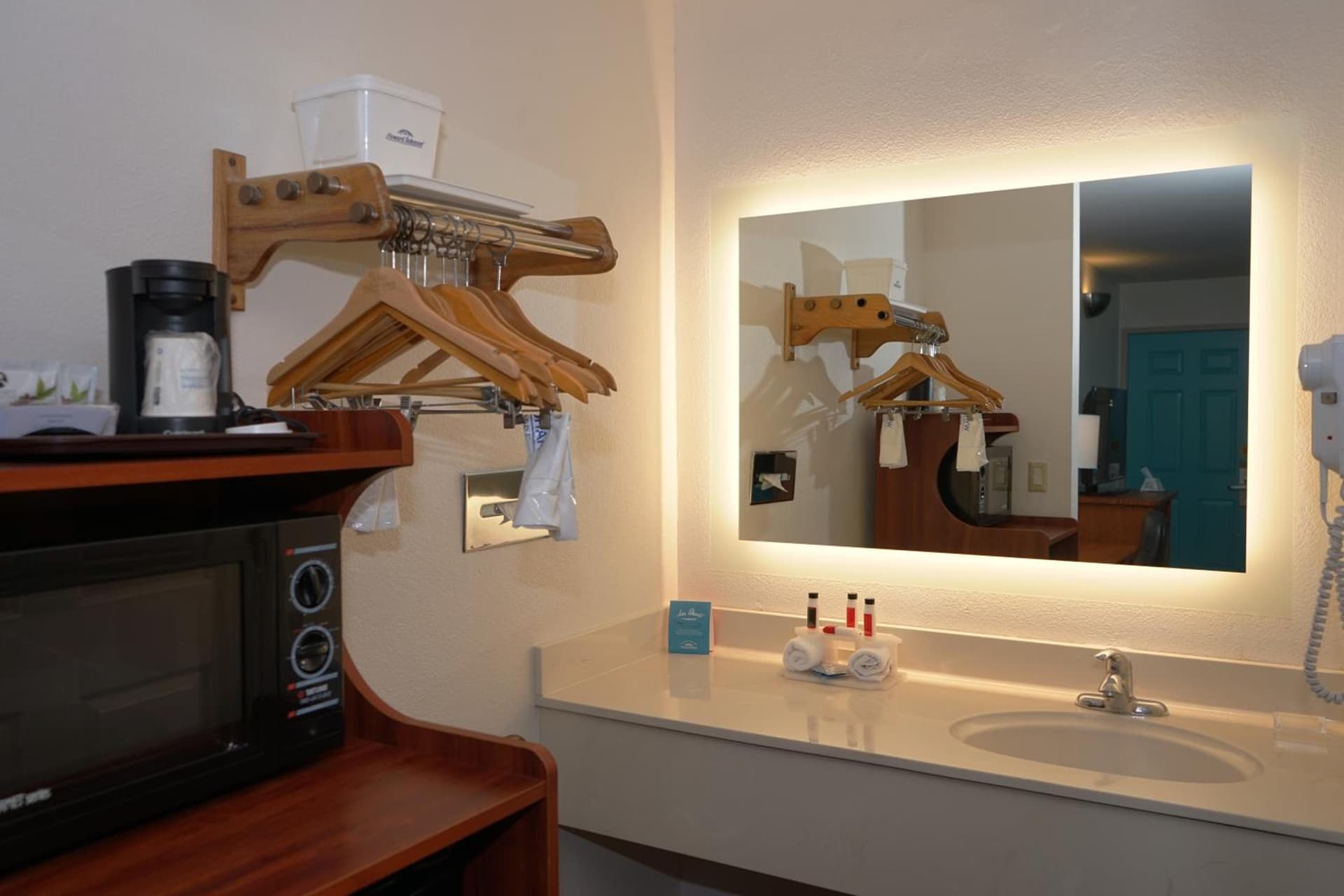 Howard Johnson by Wyndham Salinas gallery photo in Salinas, CA — image 67