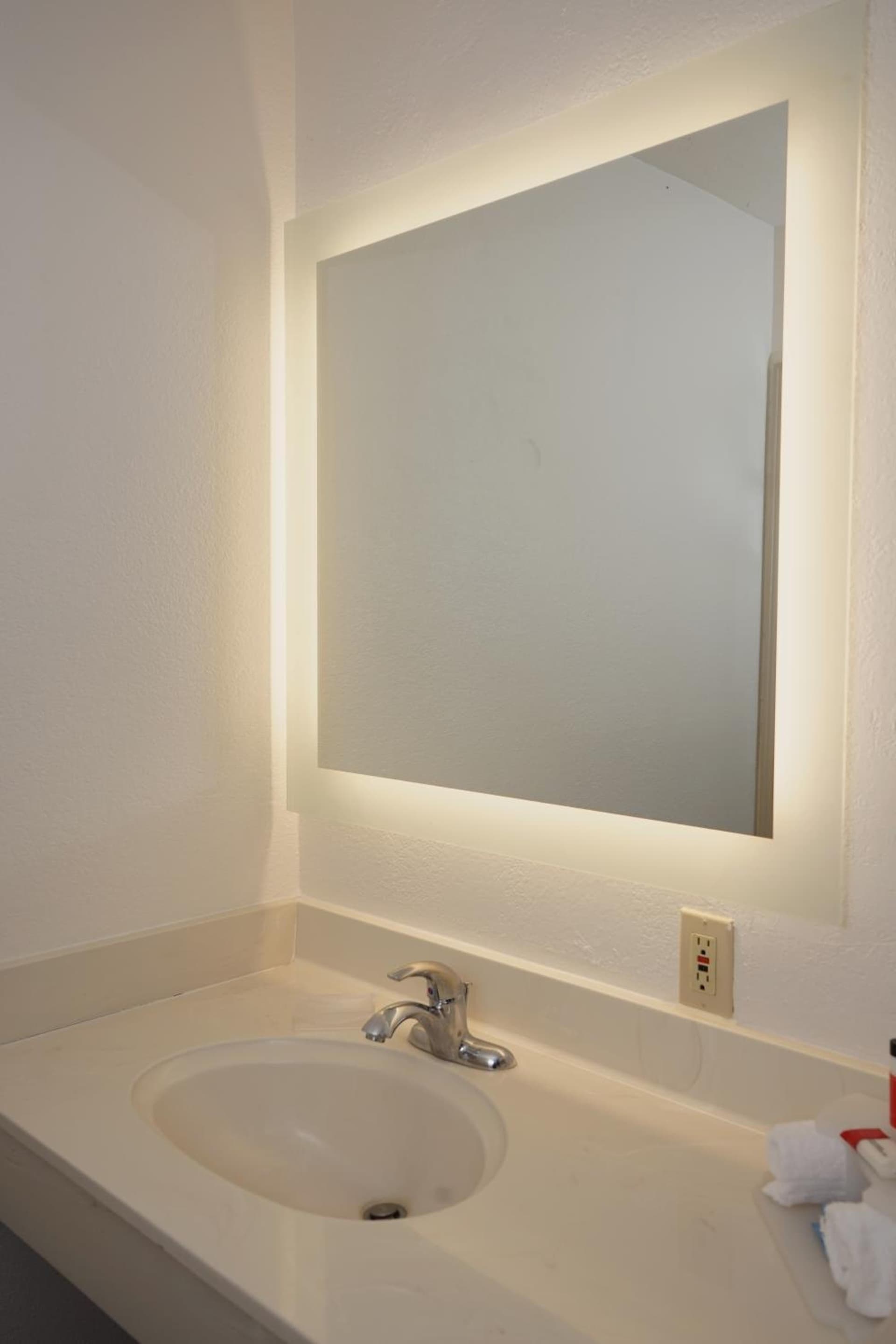 Howard Johnson by Wyndham Salinas gallery photo in Salinas, CA — image 35