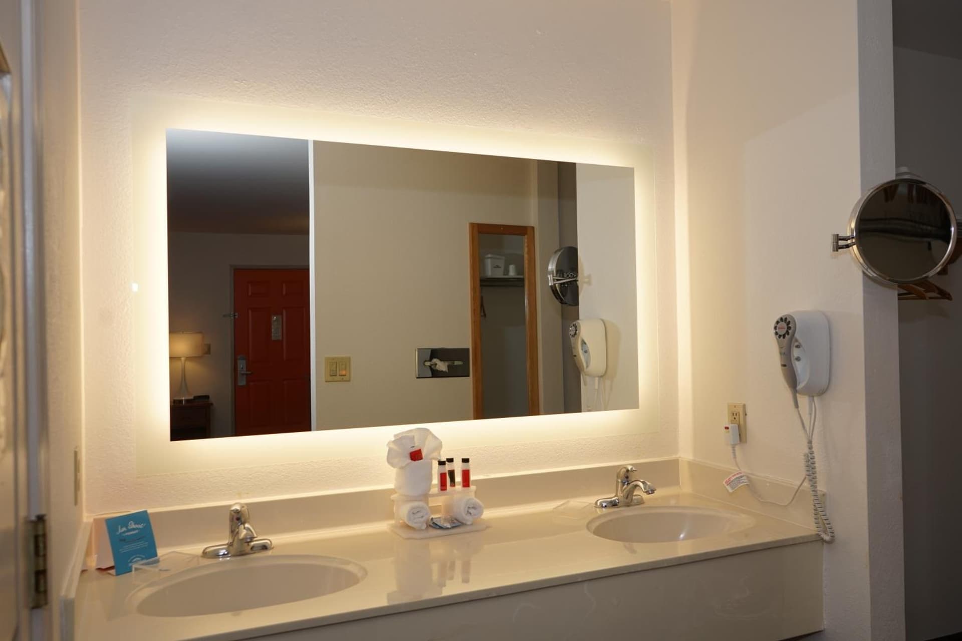Howard Johnson by Wyndham Salinas gallery photo in Salinas, CA — image 85
