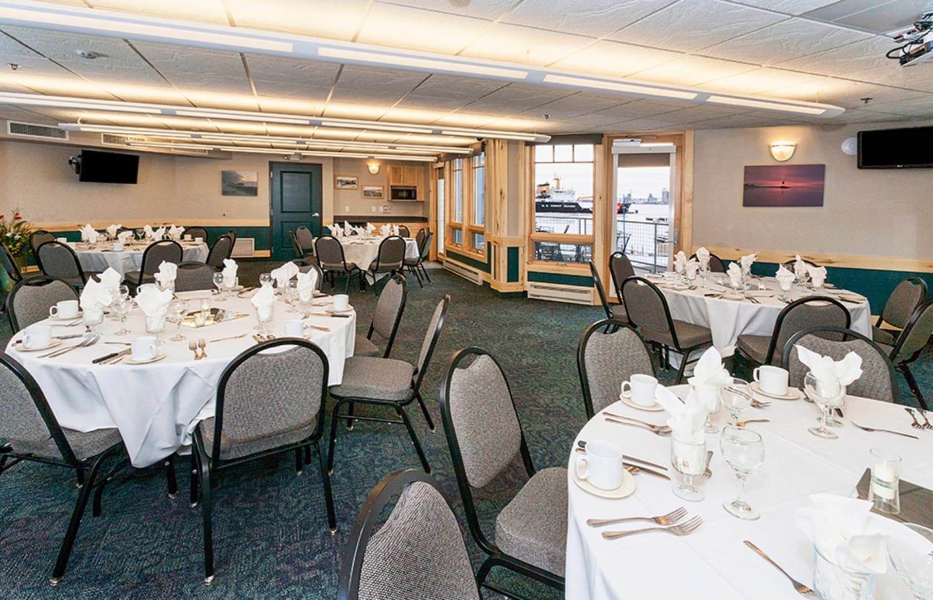 Park Point Marina Inn gallery photo in Duluth, MN — image 13