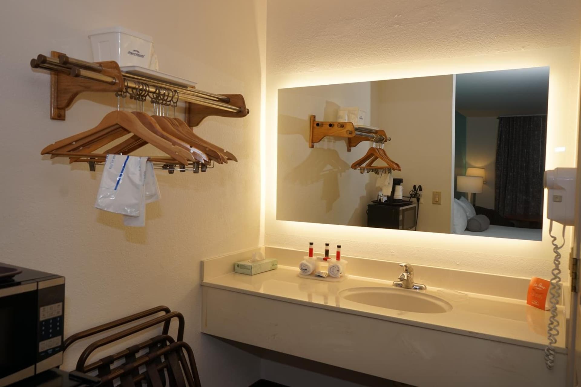 Howard Johnson by Wyndham Salinas gallery photo in Salinas, CA — image 102