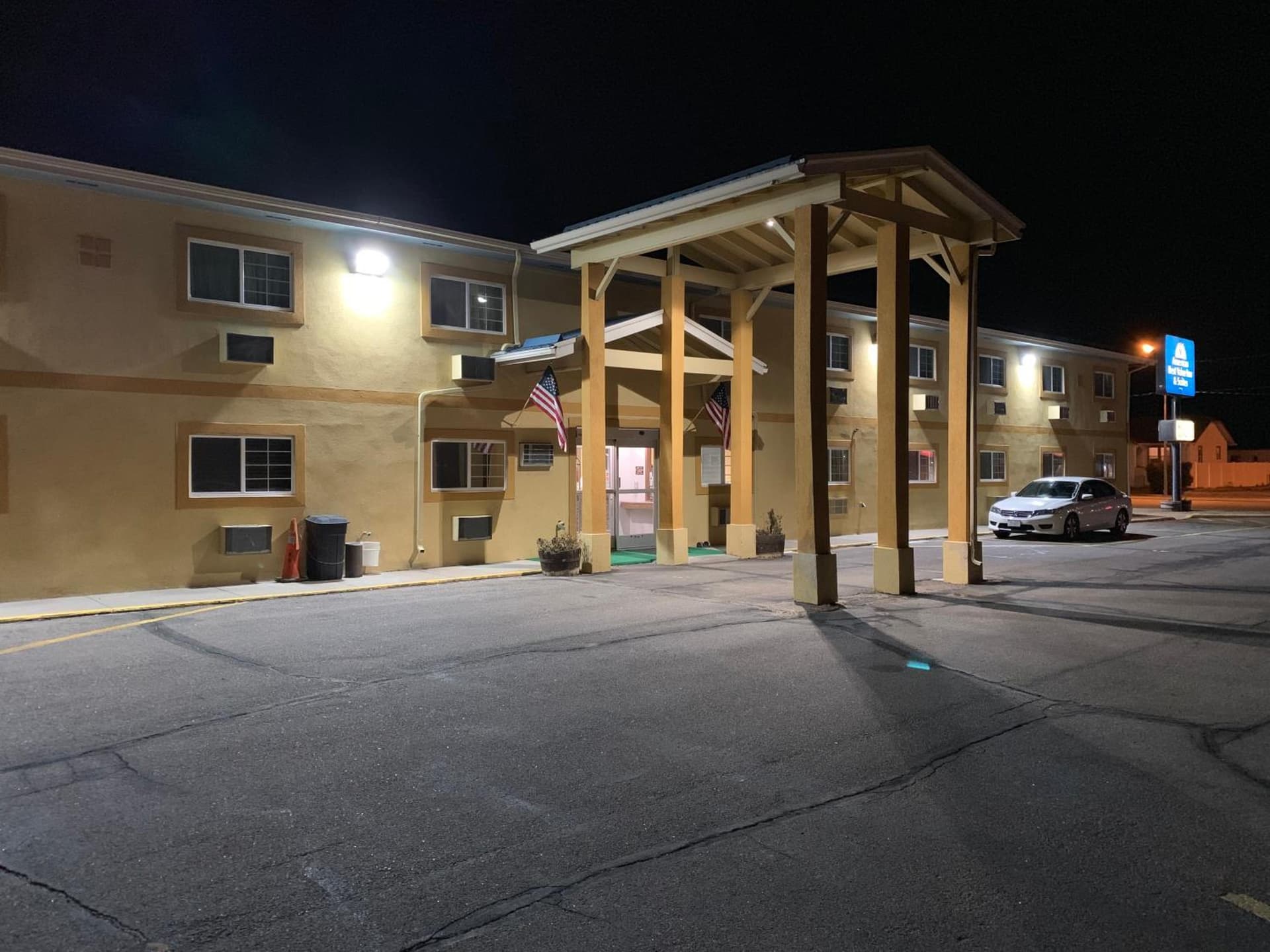 Americas Best Value Inn and Suites Sidney featured exterior or lobby in Sidney, NE — similar hotel