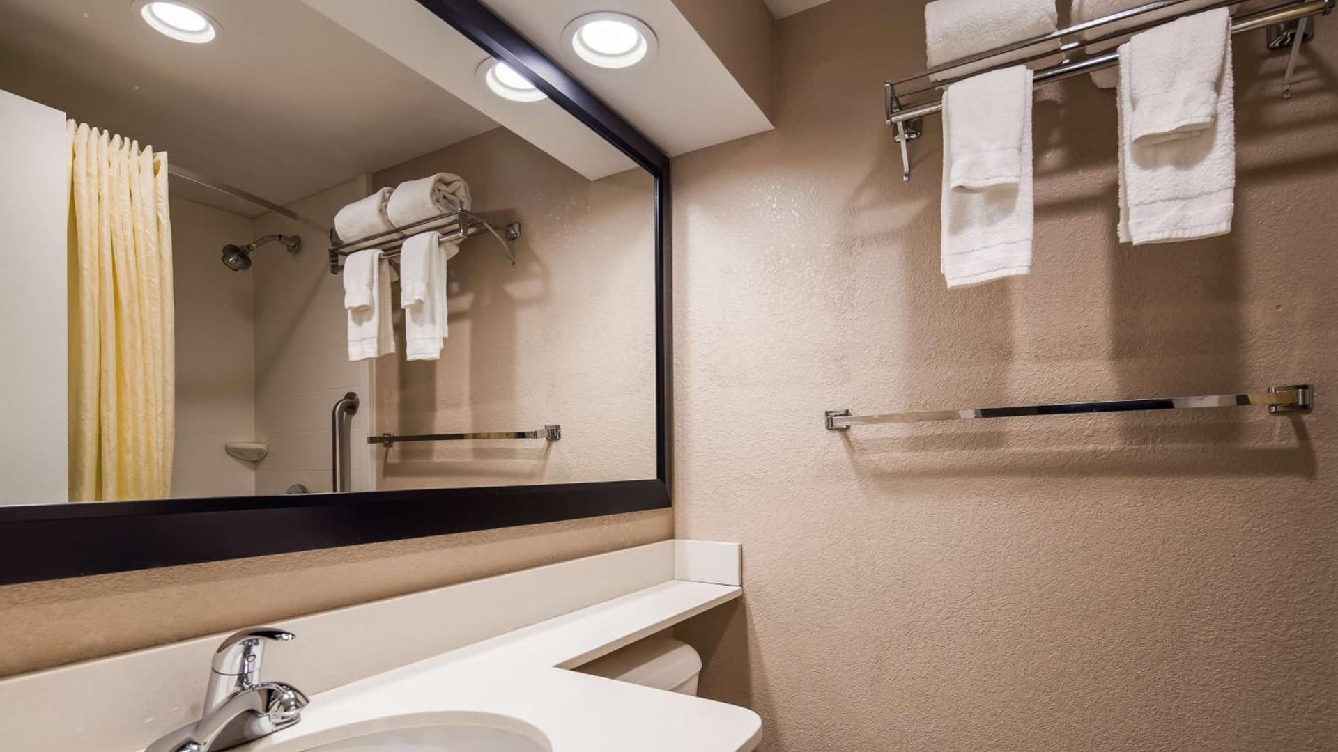 Best Western Gateway Adirondack Inn gallery photo in Utica, NY — image 10