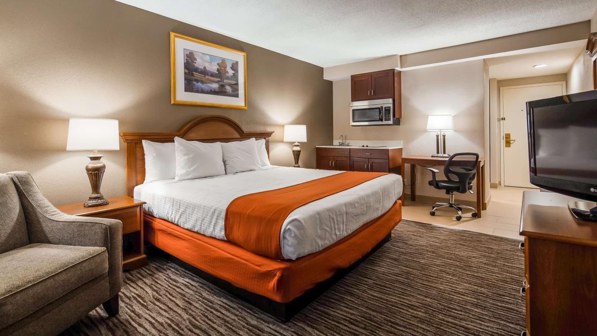 Best Western Gateway Adirondack Inn property views in Utica, NY — gallery photo 3