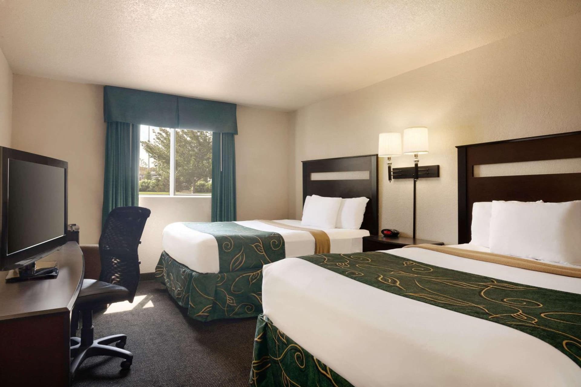 Travelodge by Wyndham Jefferson City property views in Jefferson City, MO — gallery photo 3