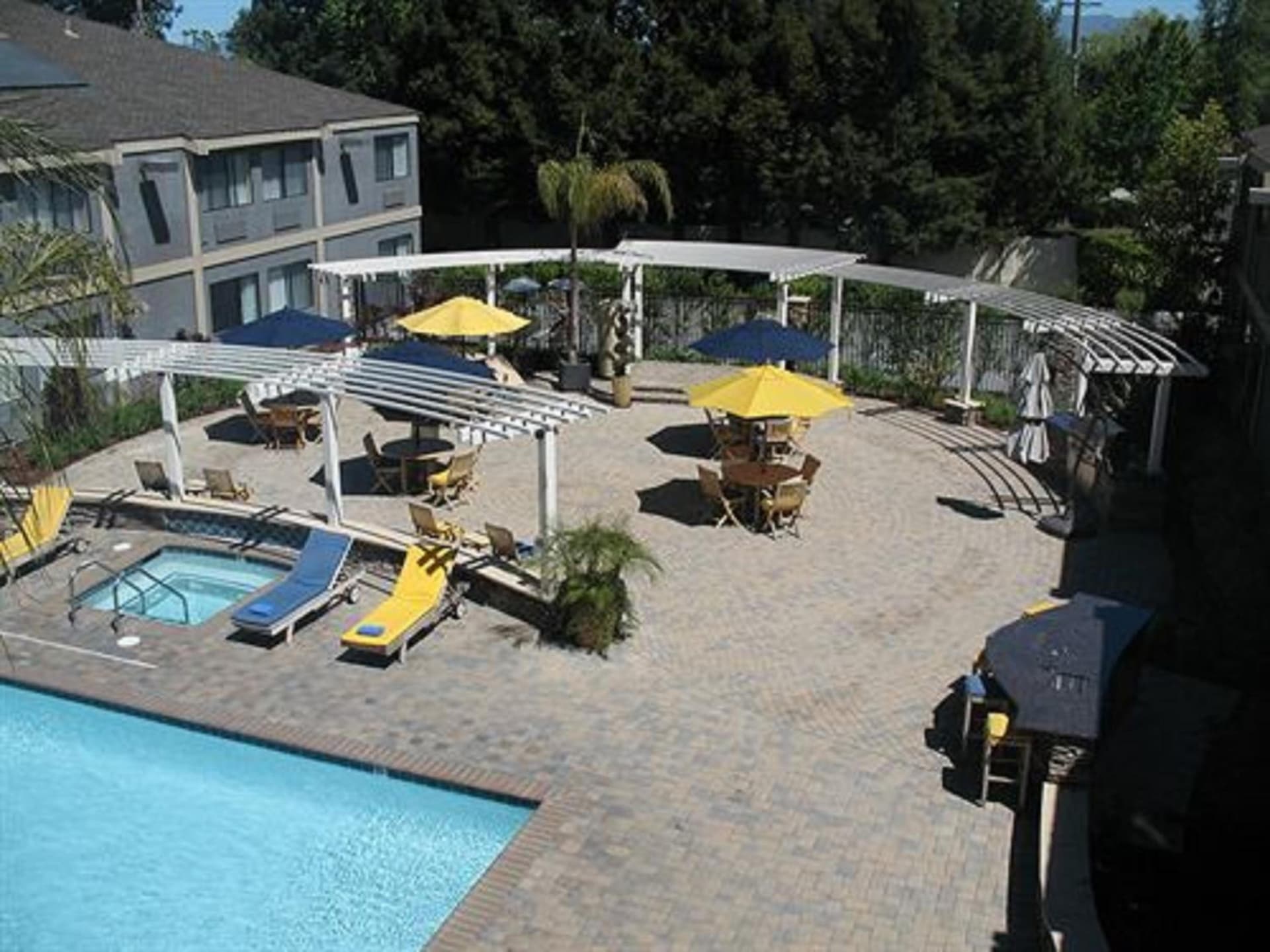 Maple Tree Inn interior in Sunnyvale, CA — gallery photo 2