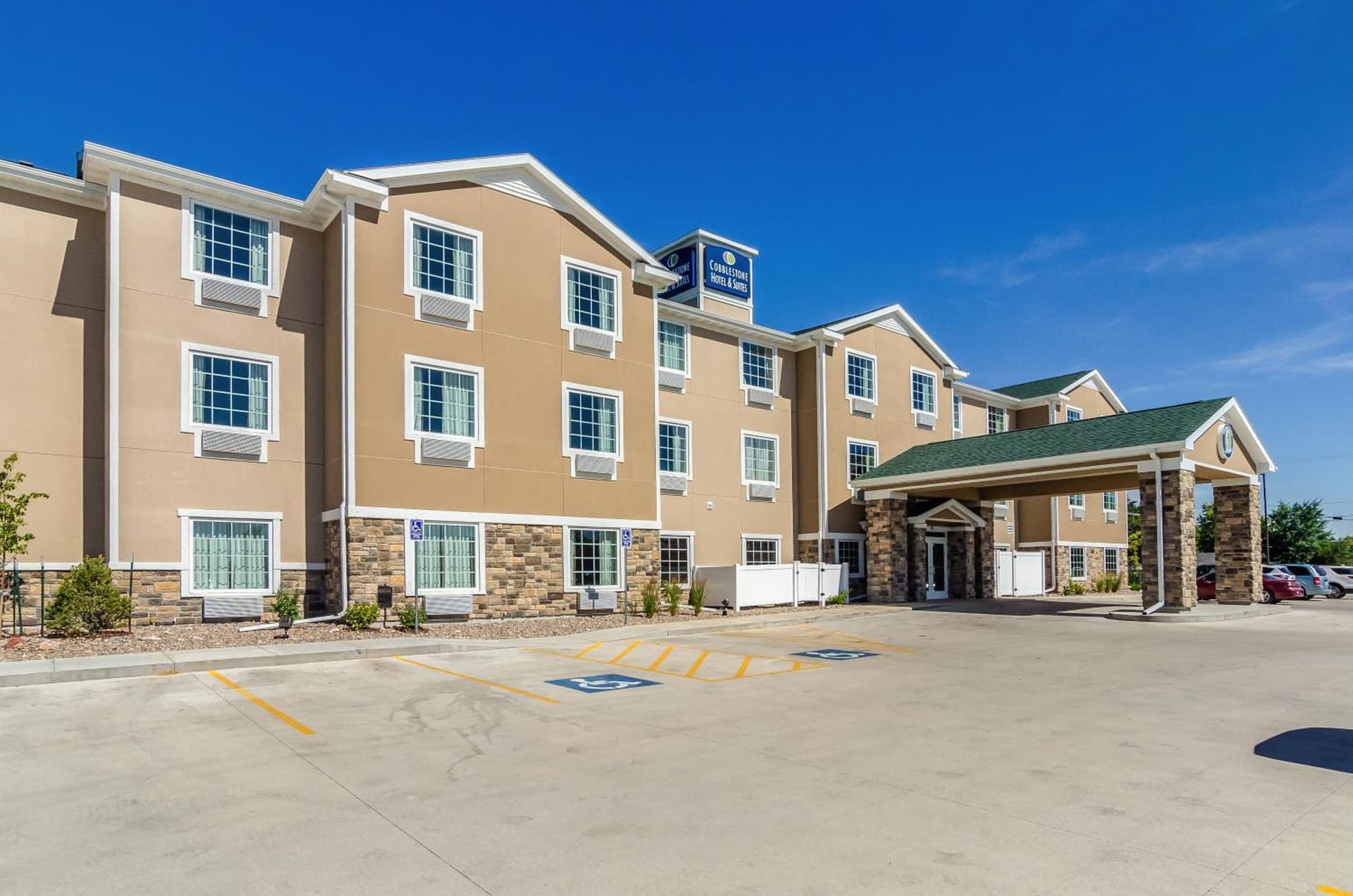 Cobblestone Hotel & Suites - Gering/Scottsbluff featured exterior or lobby in Gering, NE — similar hotel