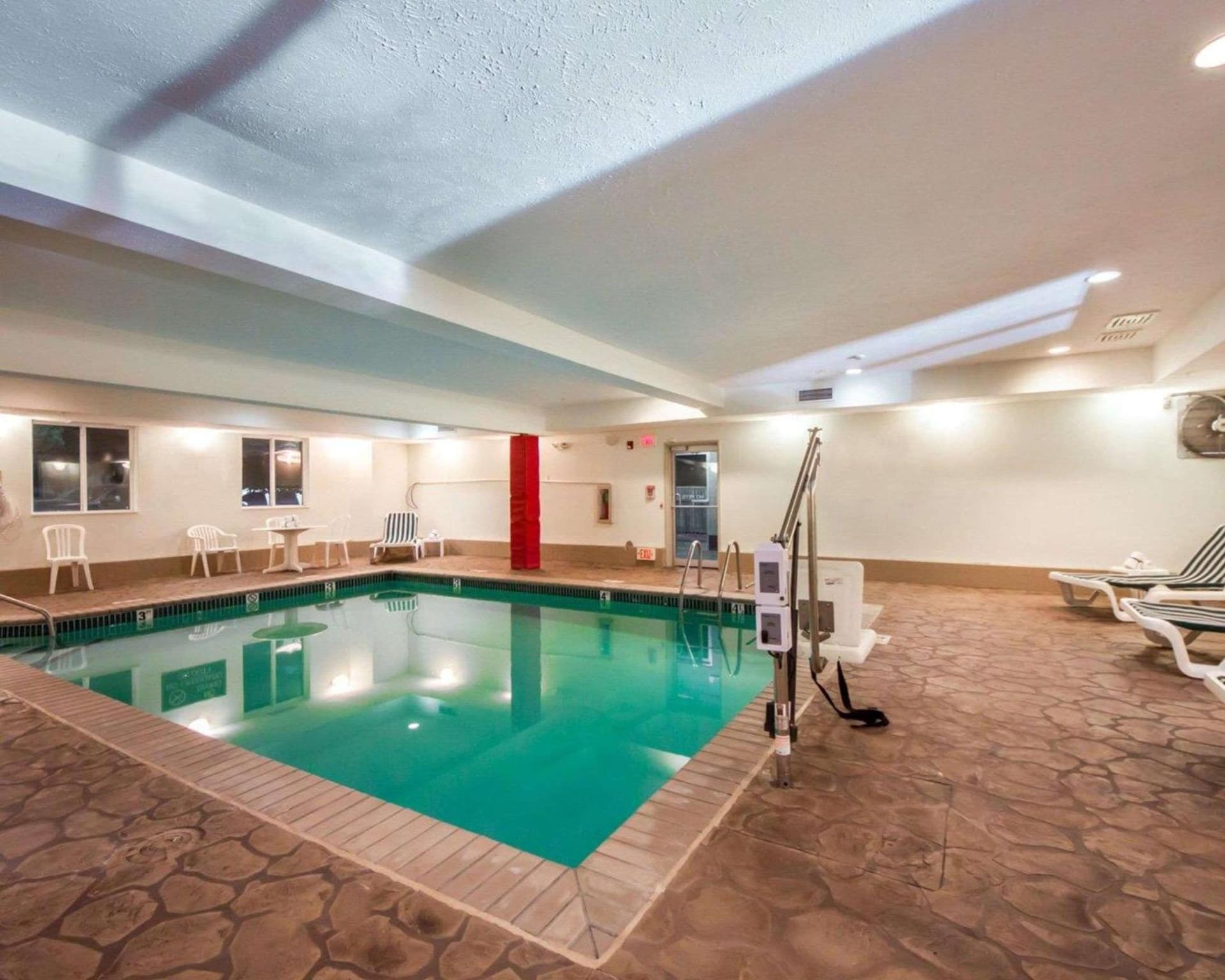 Sleep Inn & Suites Edmond near University interior in Edmond, OK — gallery photo 2