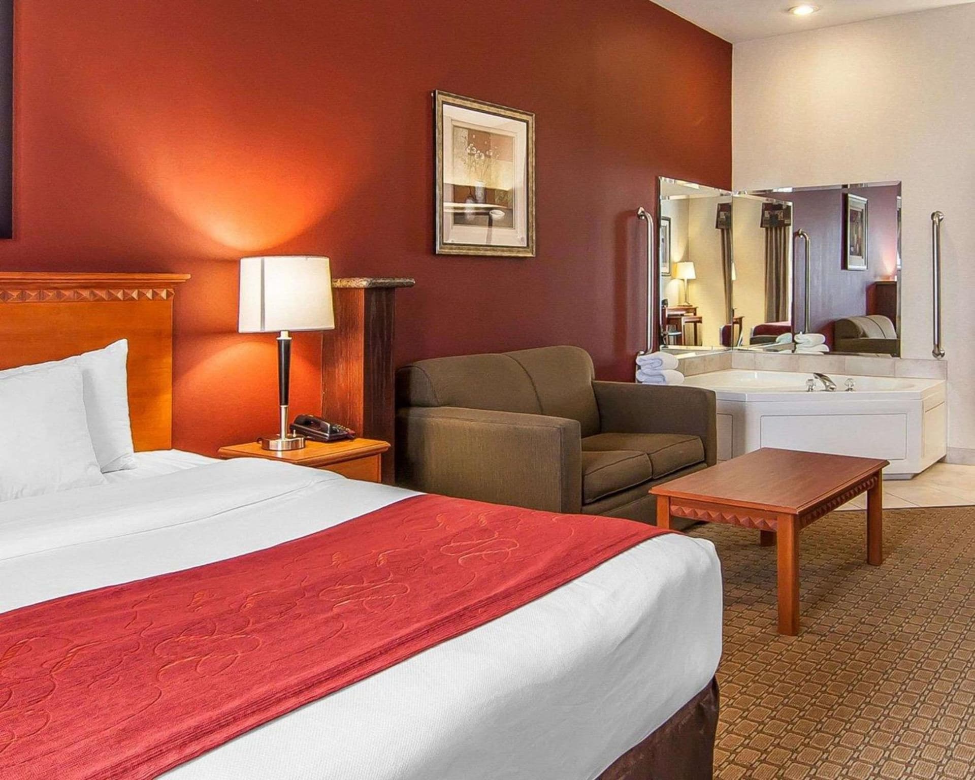 Comfort Suites Redmond Airport interior in Redmond, OR — gallery photo 2
