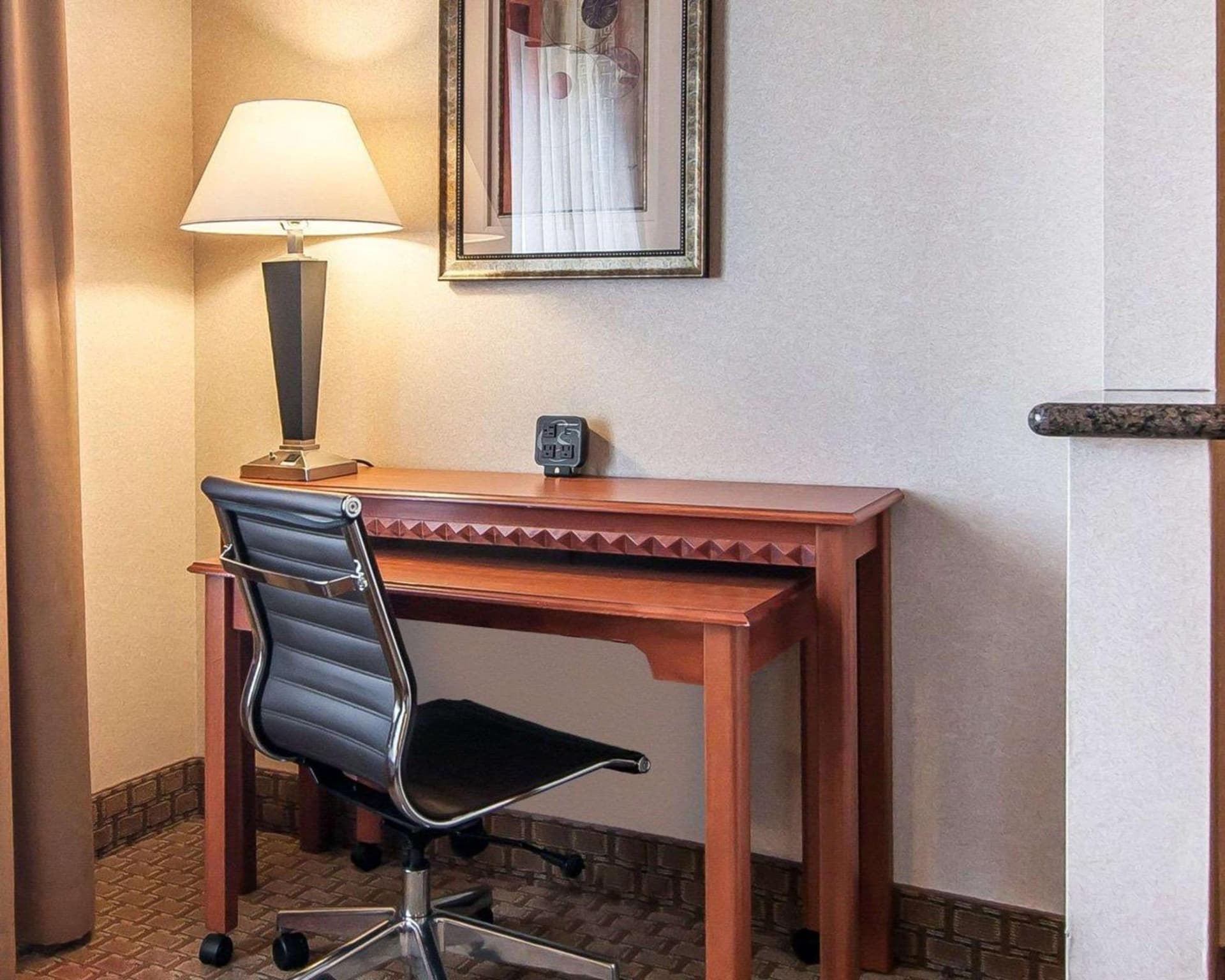 Comfort Suites Redmond Airport property views in Redmond, OR — gallery photo 3