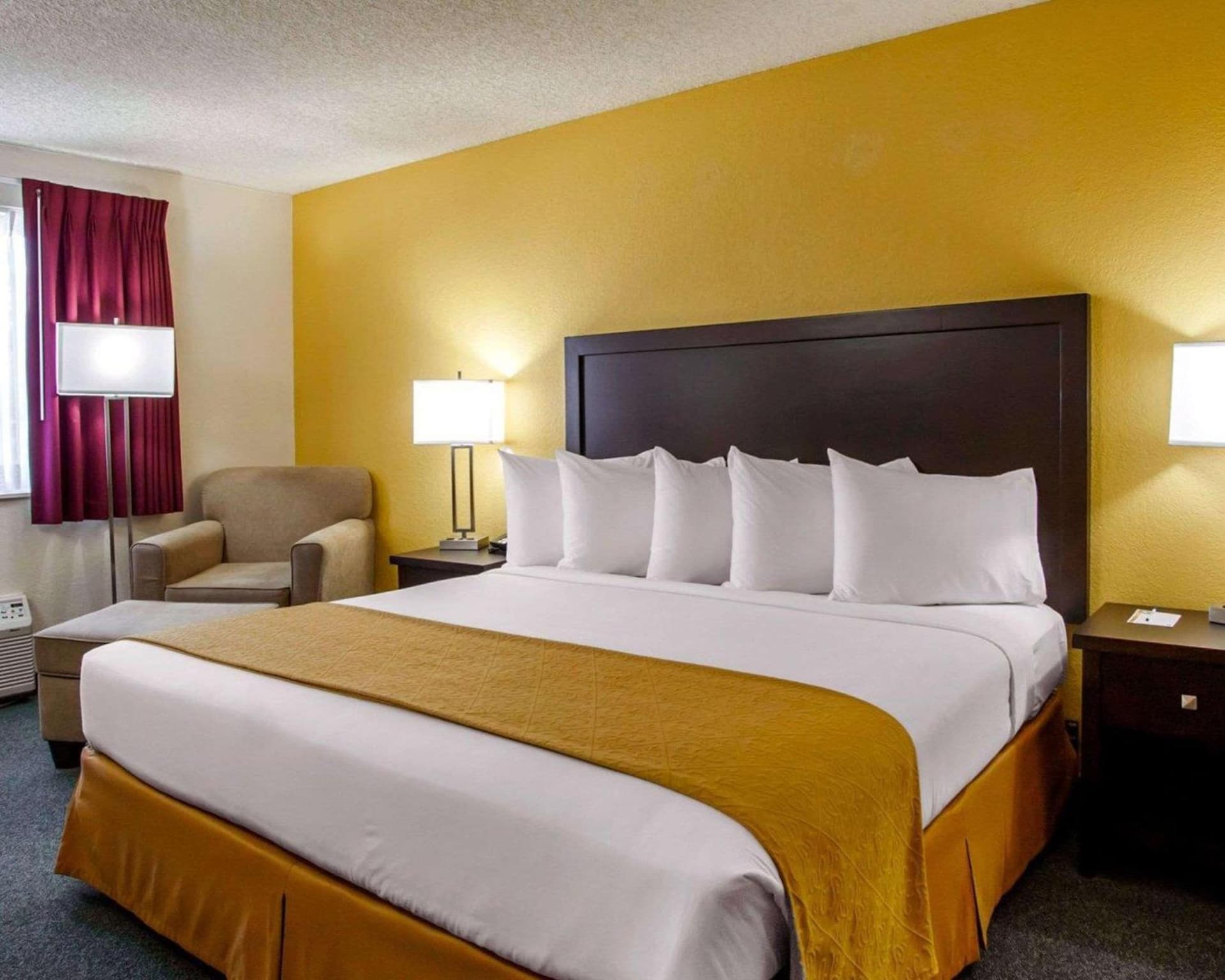Quality Inn & Suites Springfield - Eugene North interior in Springfield, OR — gallery photo 2