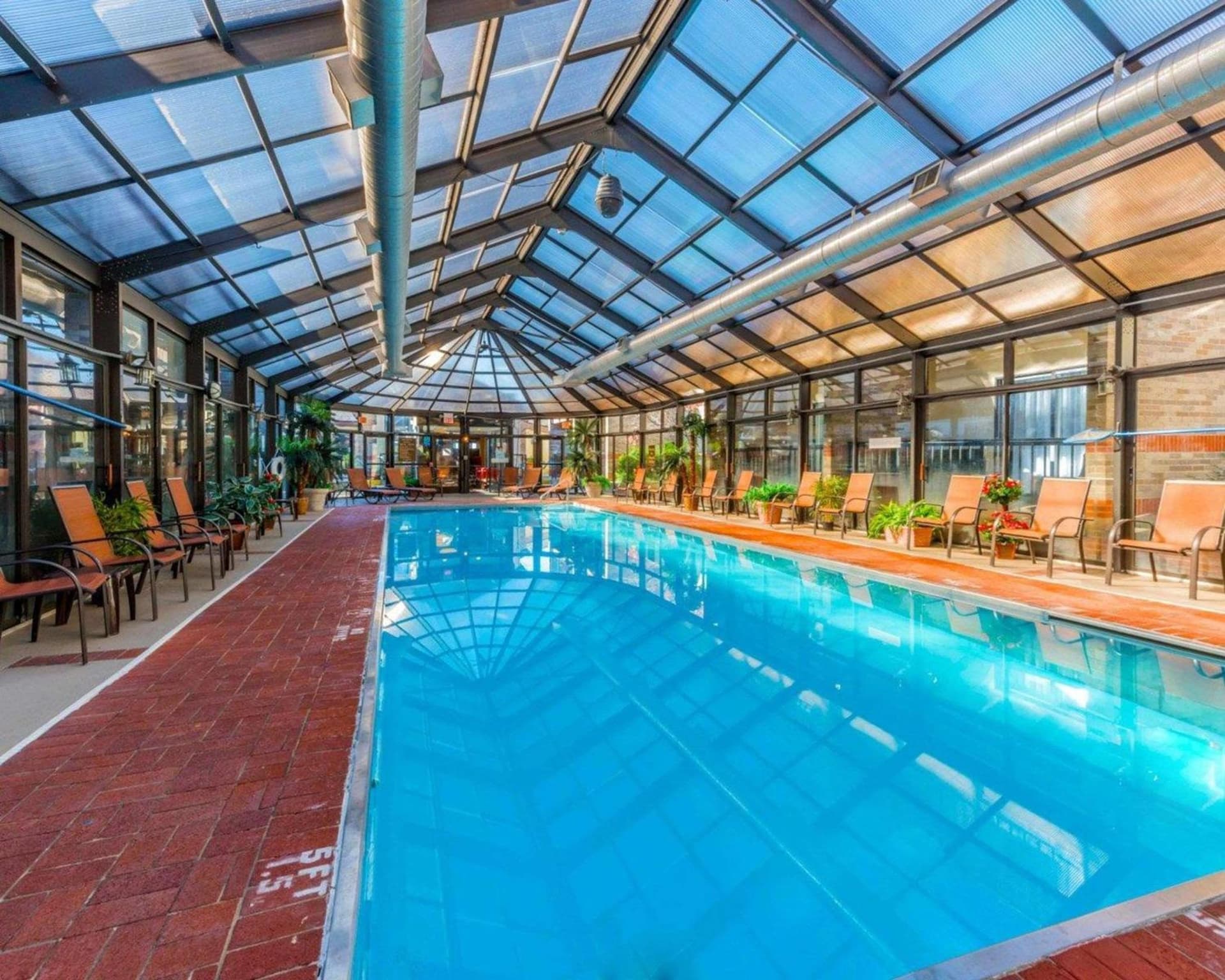 Comfort Inn & Suites Erie - Splash Lagoon Indoor Waterpark gallery photo in Erie, PA — image 27
