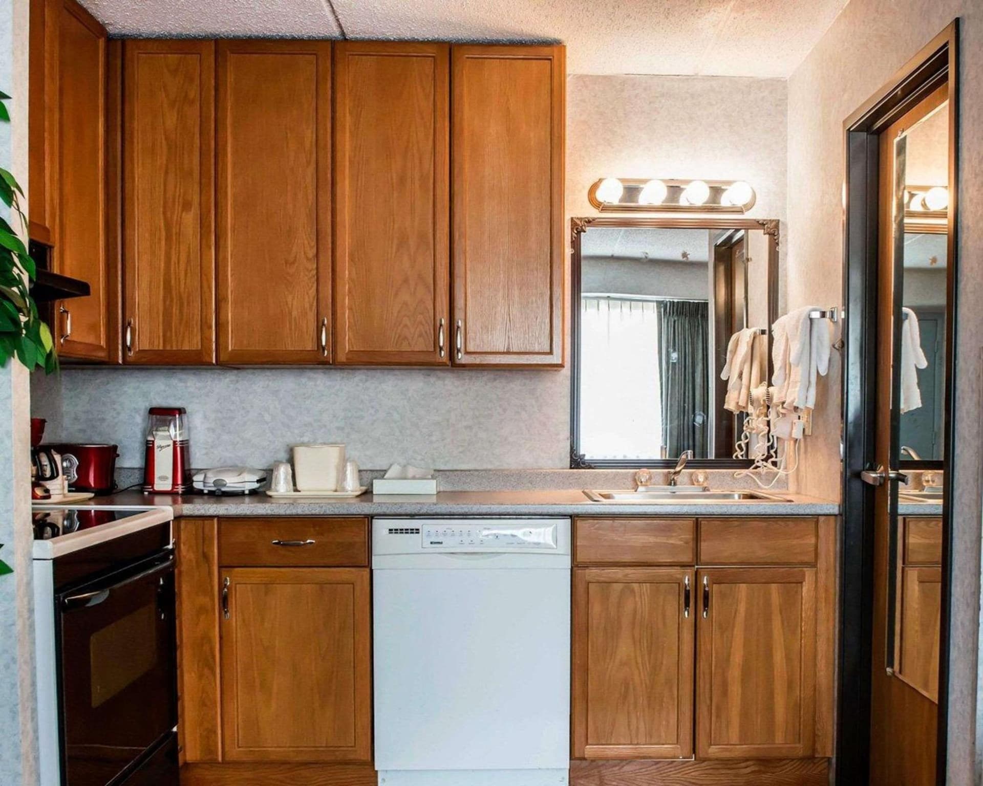 Quality Inn & Suites Gibsonia - Pittsburgh North property views in Gibsonia, PA — gallery photo 3