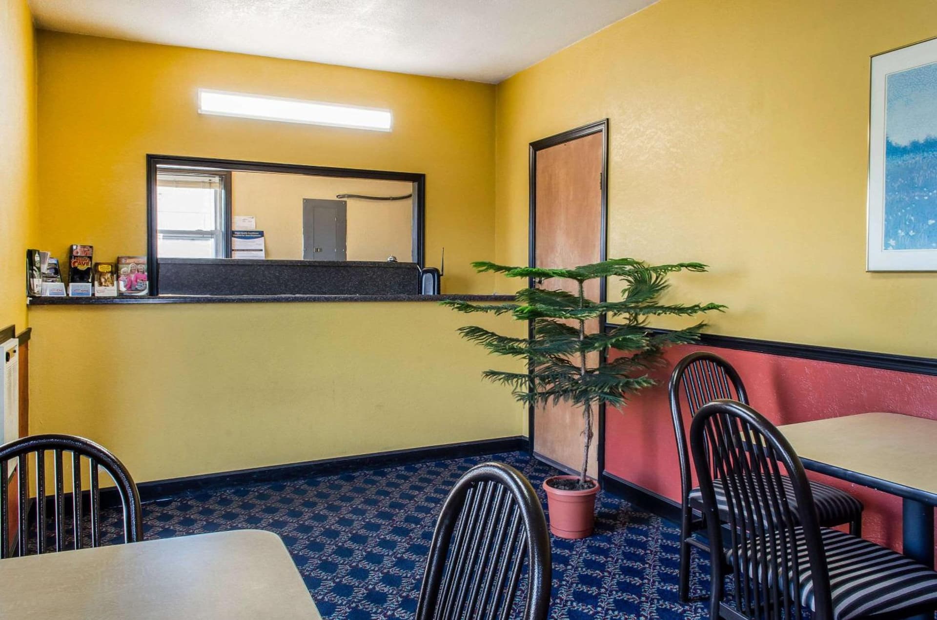 Relax Inn property views in Lewisburg, PA — gallery photo 3