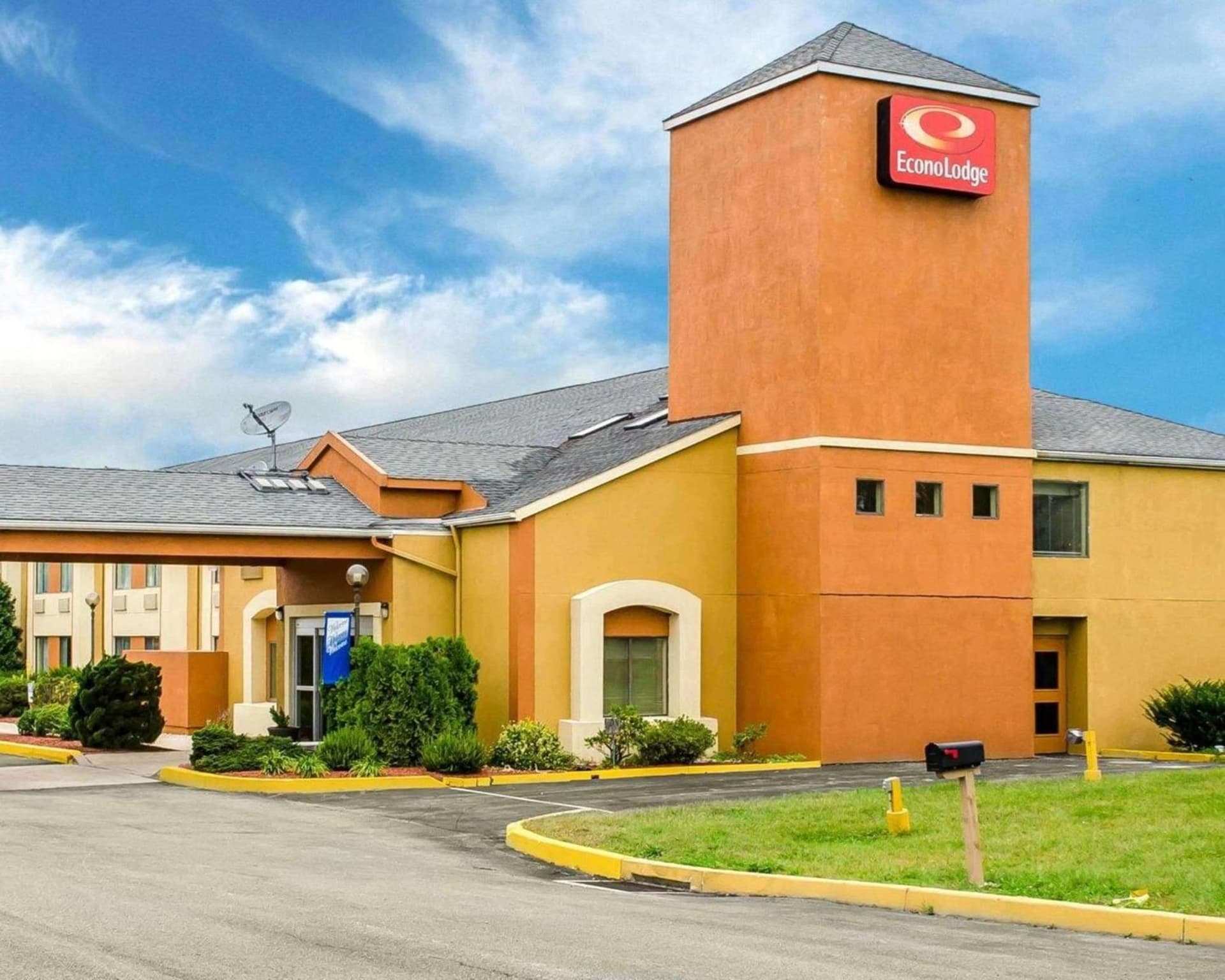 Econo Lodge Harrisburg - Hershey North featured exterior or lobby in Harrisburg, PA — similar hotel