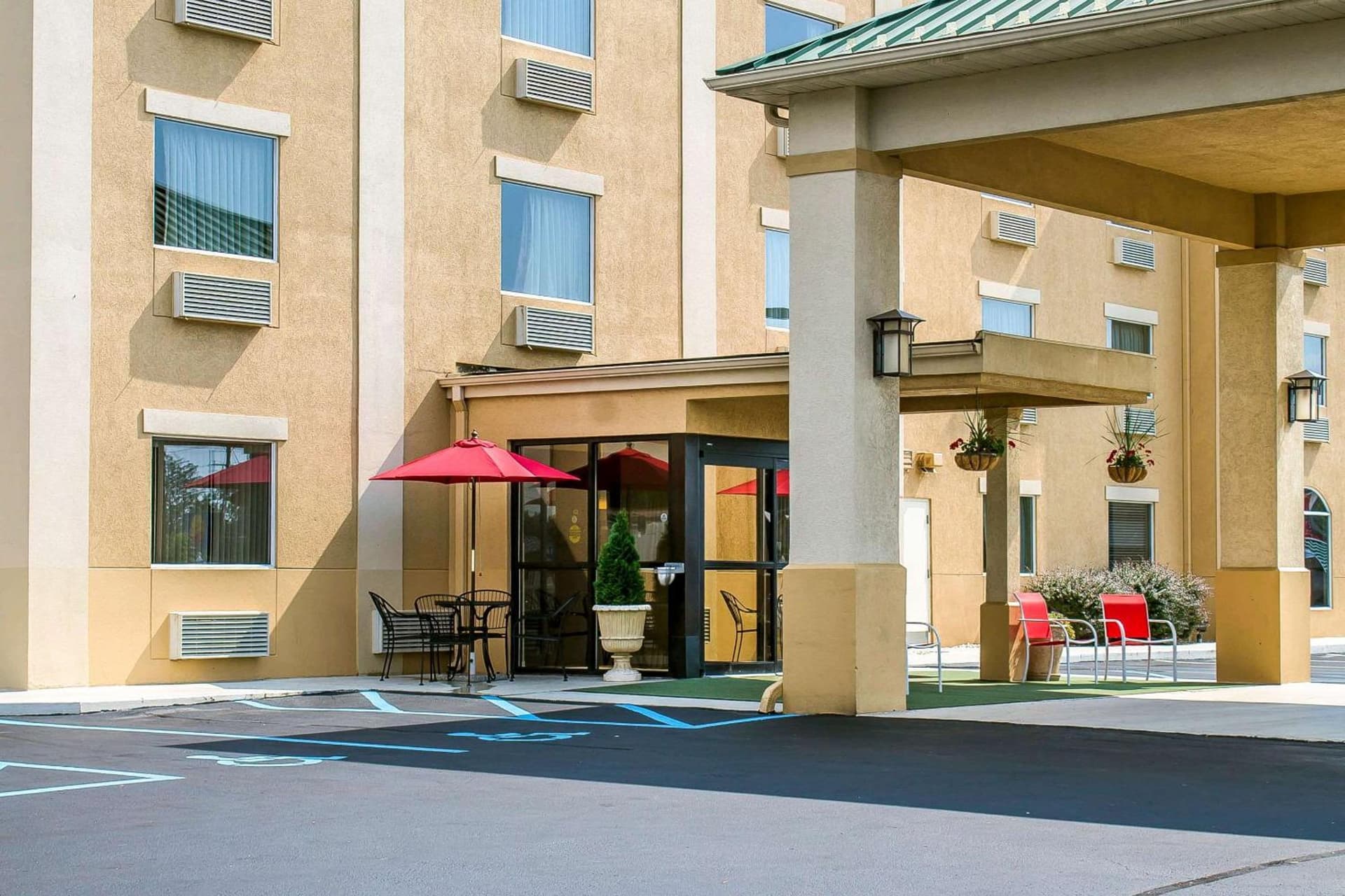 Comfort Inn & Suites Wilkes Barre - Arena gallery photo in Wilkes-Barre, PA — image 15
