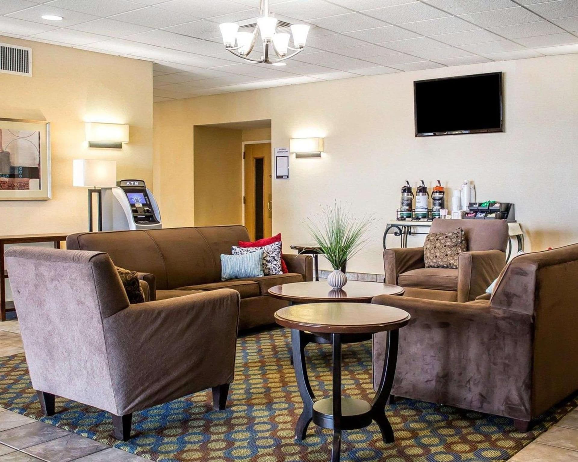 Wilkes-Barre Inn & Suites gallery photo in Wilkes-Barre, PA — image 36