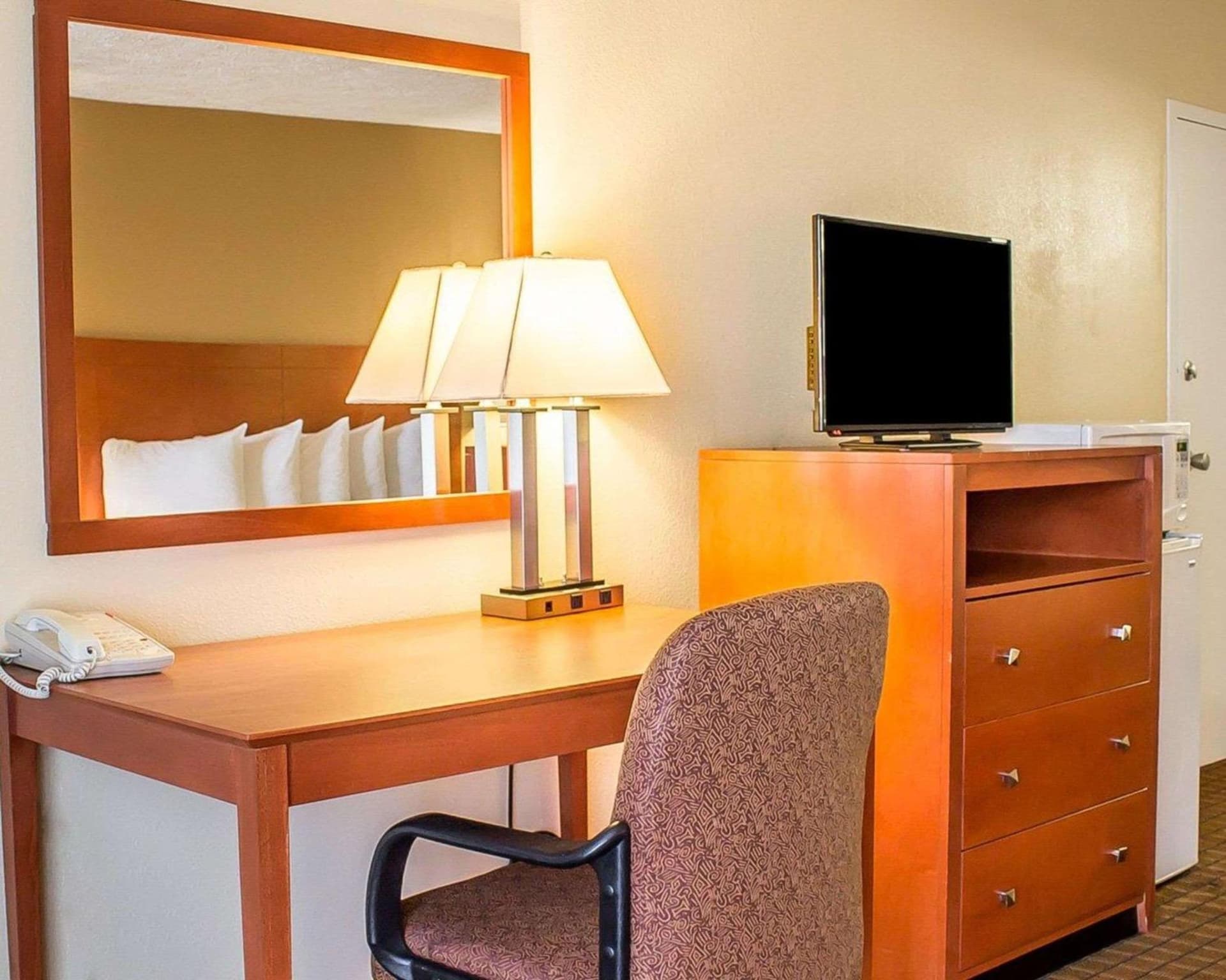 Wilkes-Barre Inn & Suites gallery photo in Wilkes-Barre, PA — image 21